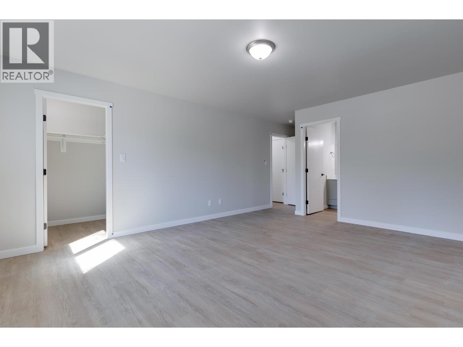 3850-3854 GLENDALE DRIVE - 12