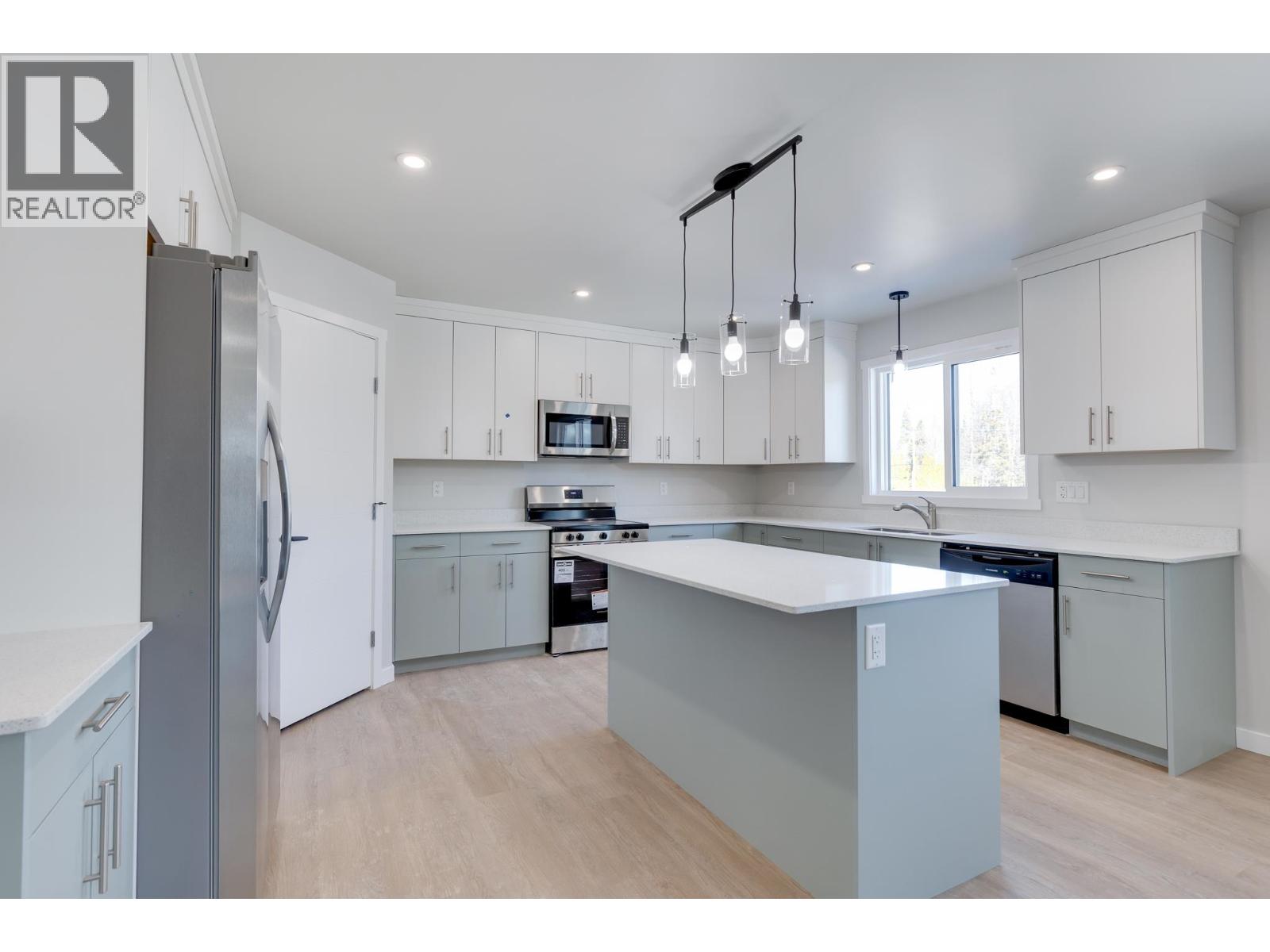 3850-3854 GLENDALE DRIVE - 3