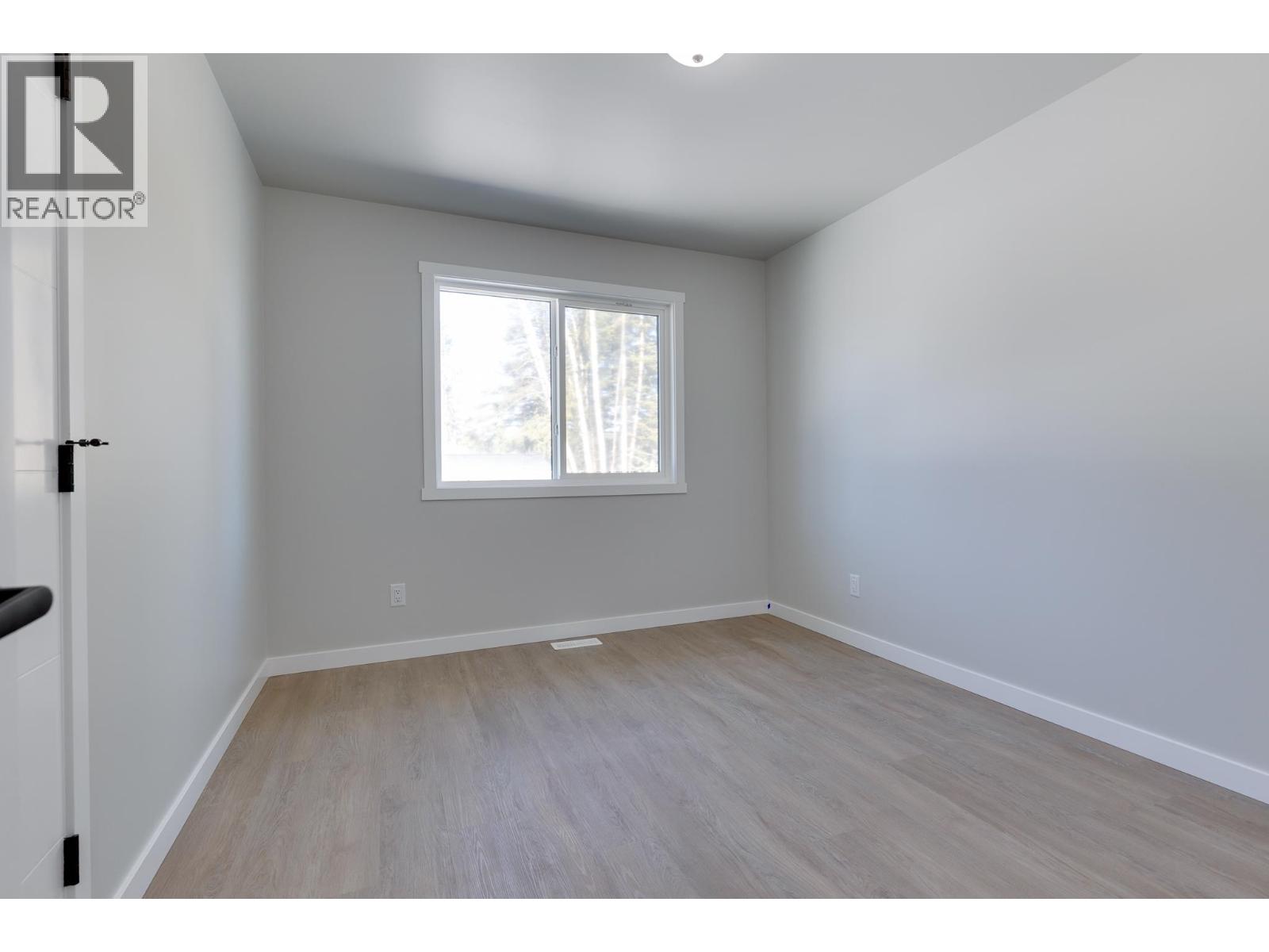 3850-3854 GLENDALE DRIVE - 13