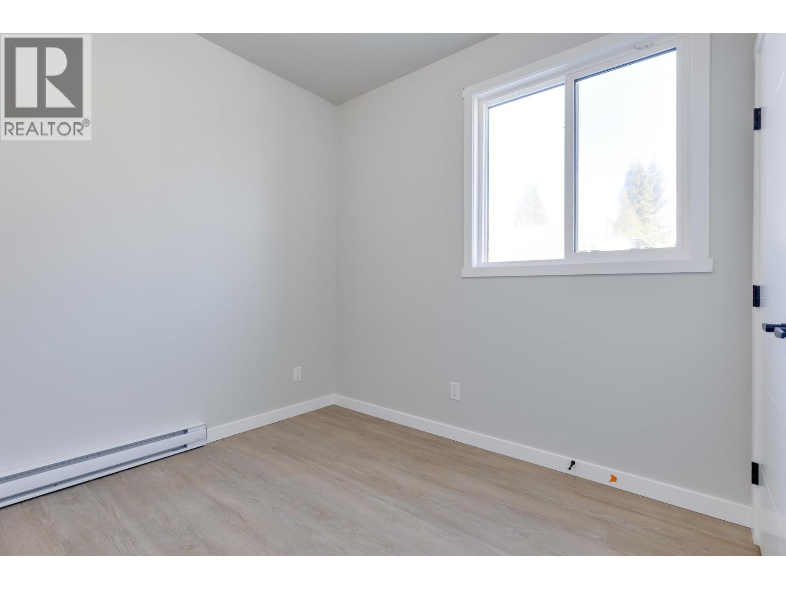 3850-3854 GLENDALE DRIVE - 27