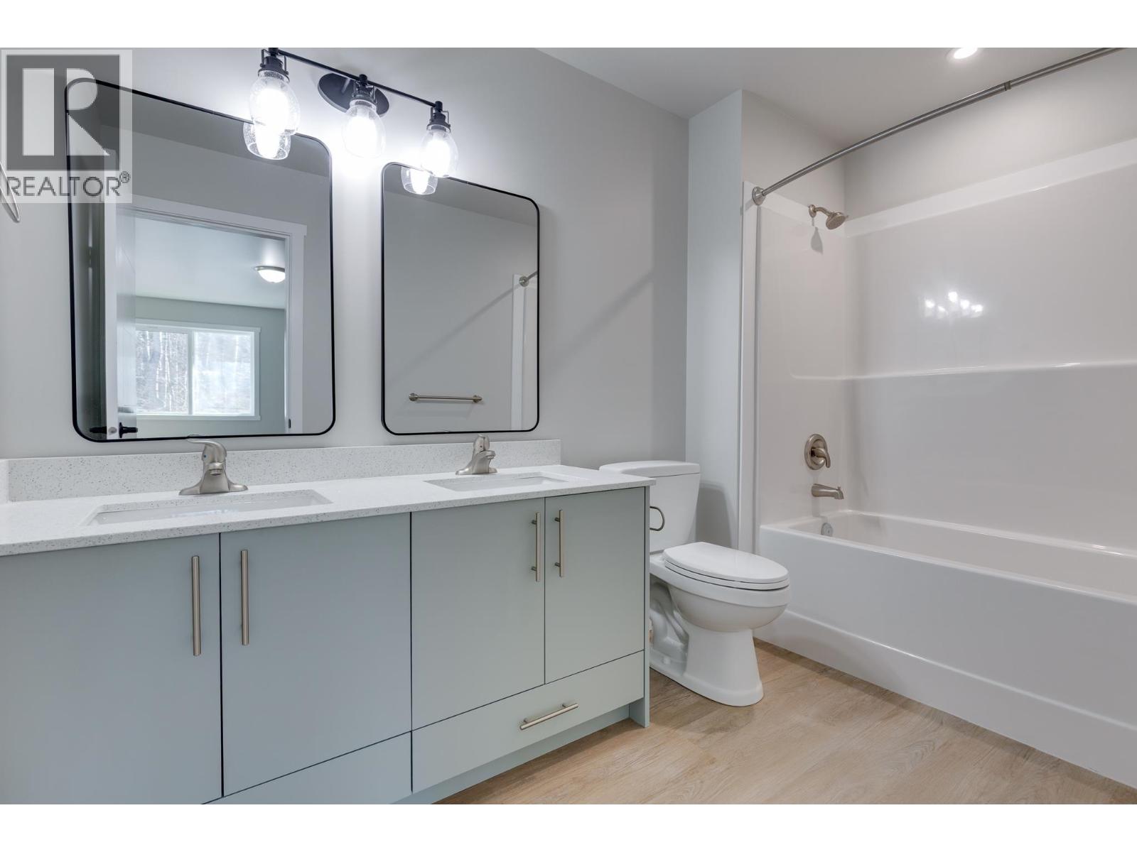 3850-3854 GLENDALE DRIVE - 18