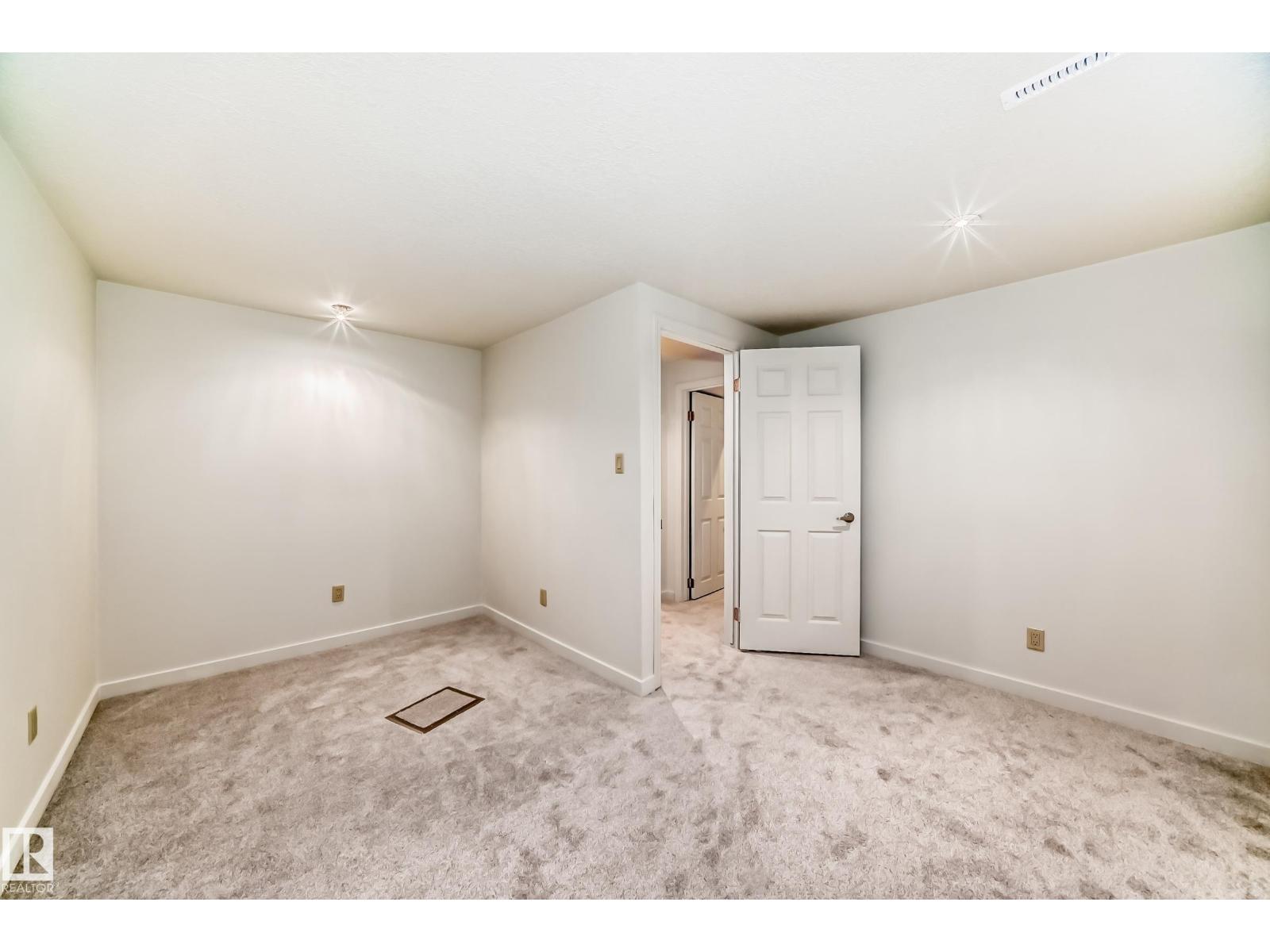 8108 163 ST NW, Edmonton