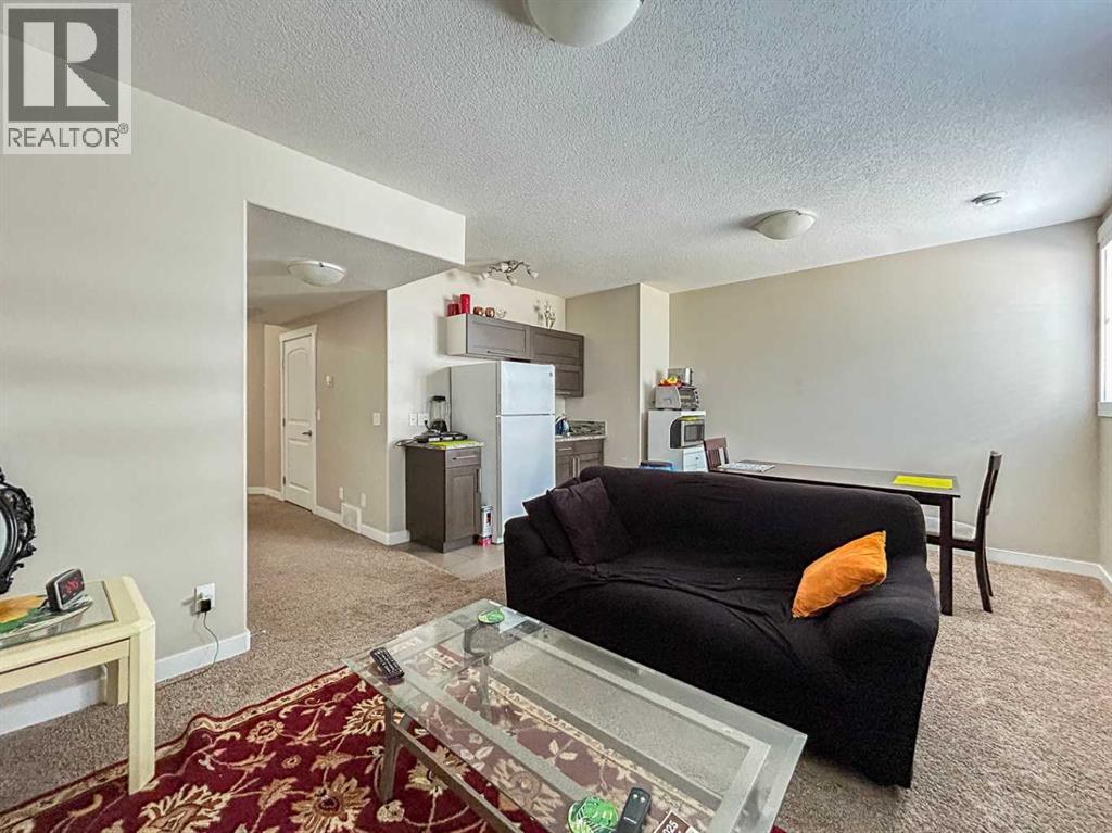 300 Sparrow Hawk, Fort McMurray