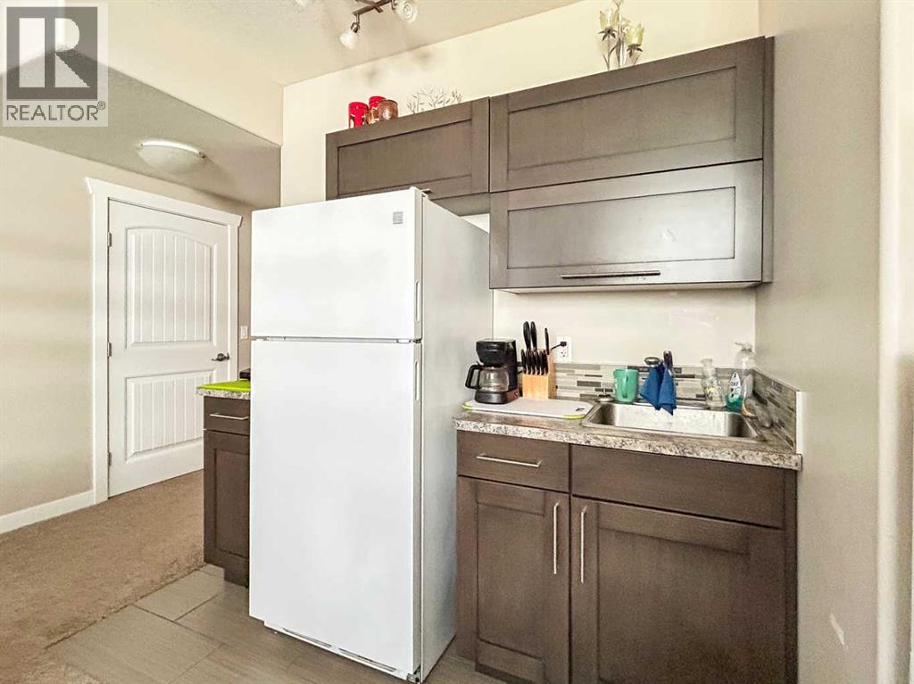 300 Sparrow Hawk, Fort McMurray