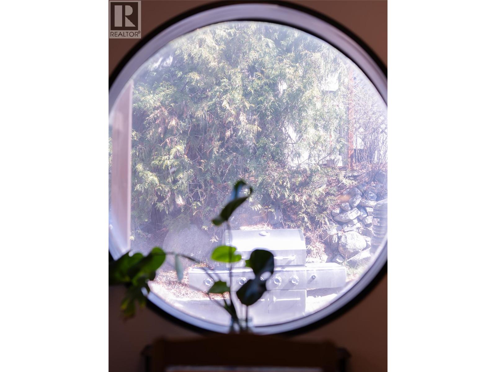 712 NINTH STREET - 15