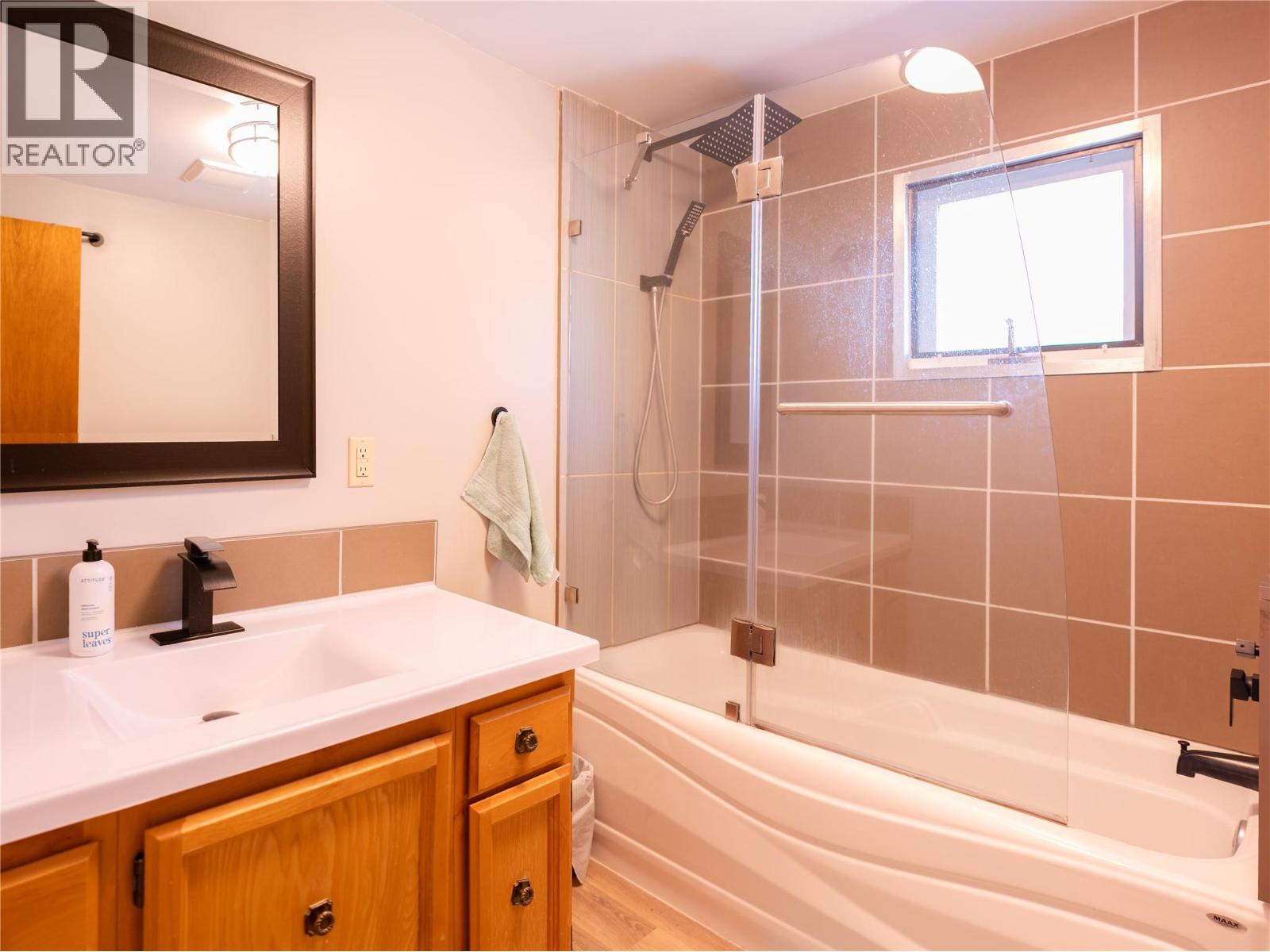 712 NINTH STREET - 33