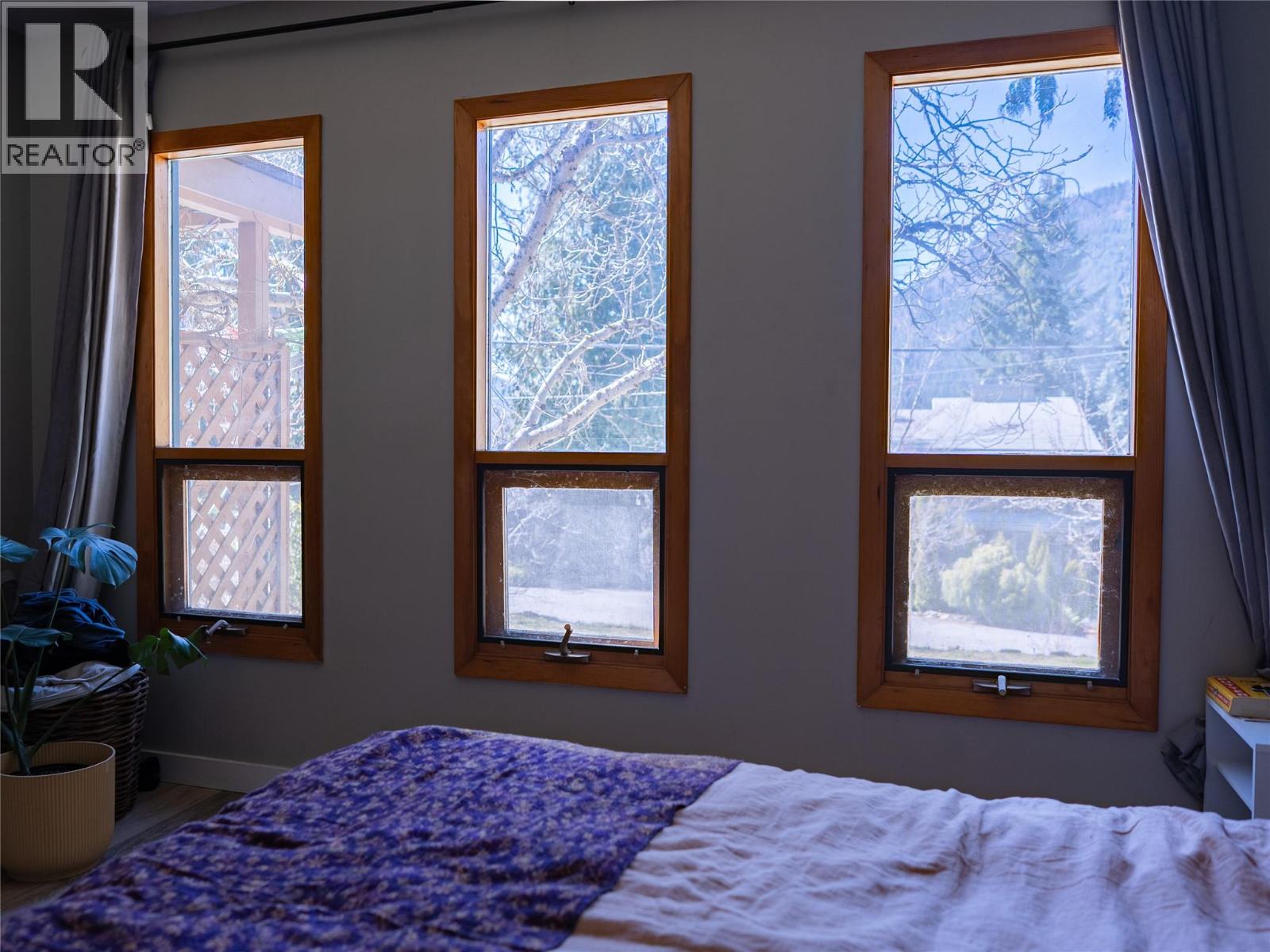 712 NINTH STREET - 20