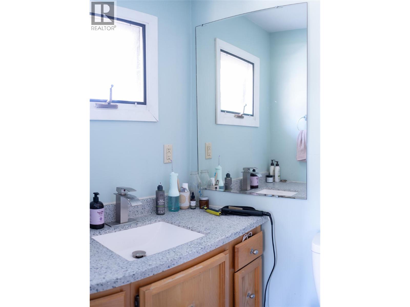 712 NINTH STREET - 22