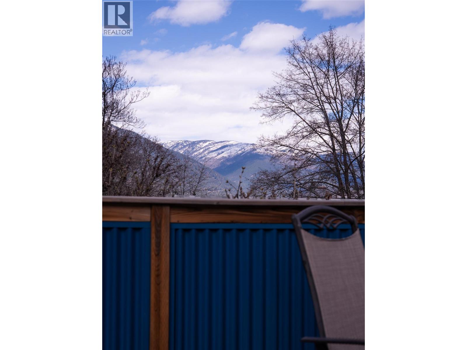 712 NINTH STREET - 53