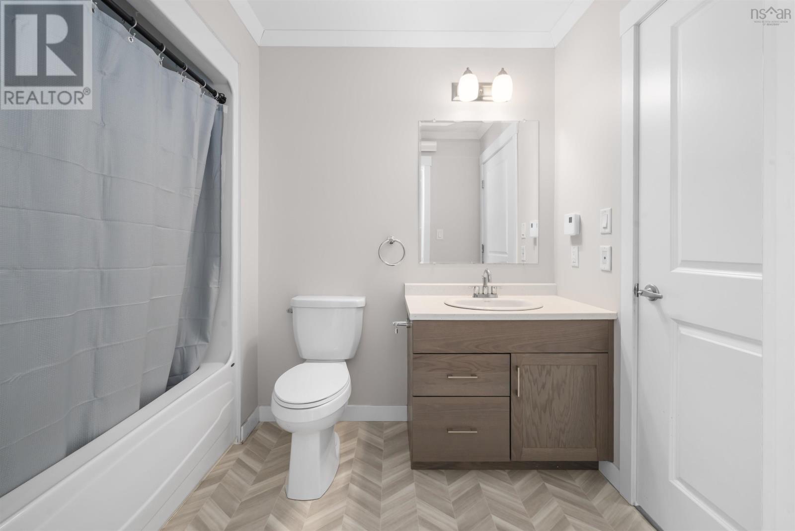 Property 11 of 33 of 32 Mossberry Close