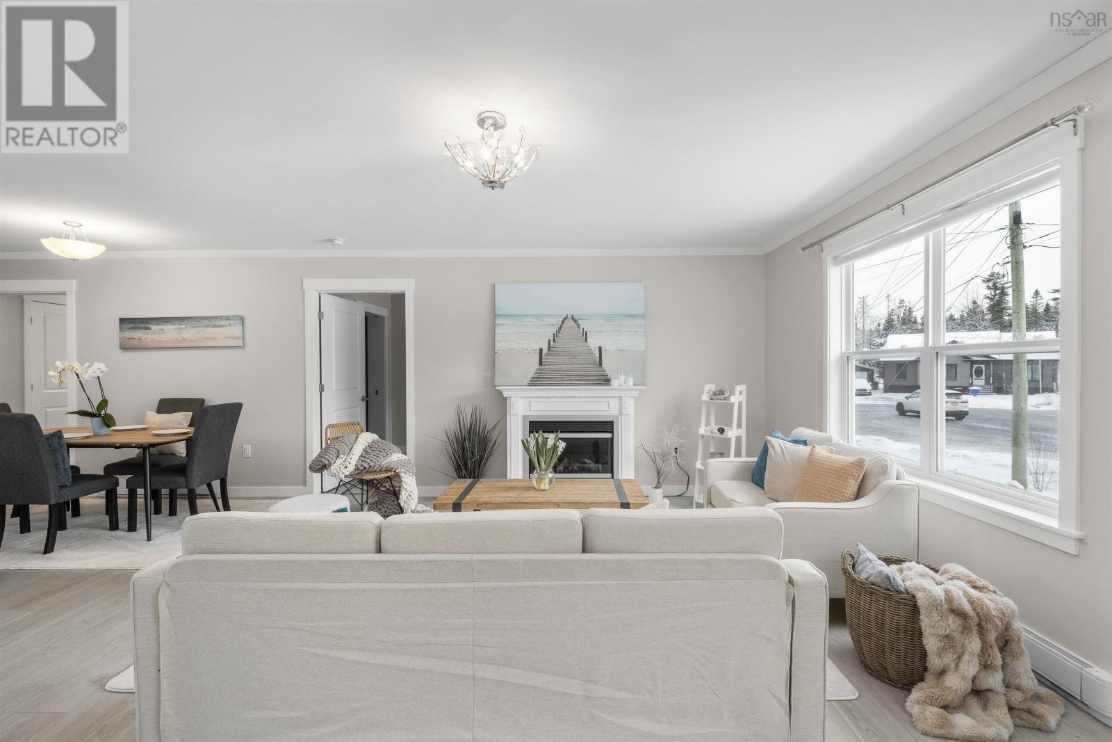 Property 5 of 33 of 32 Mossberry Close