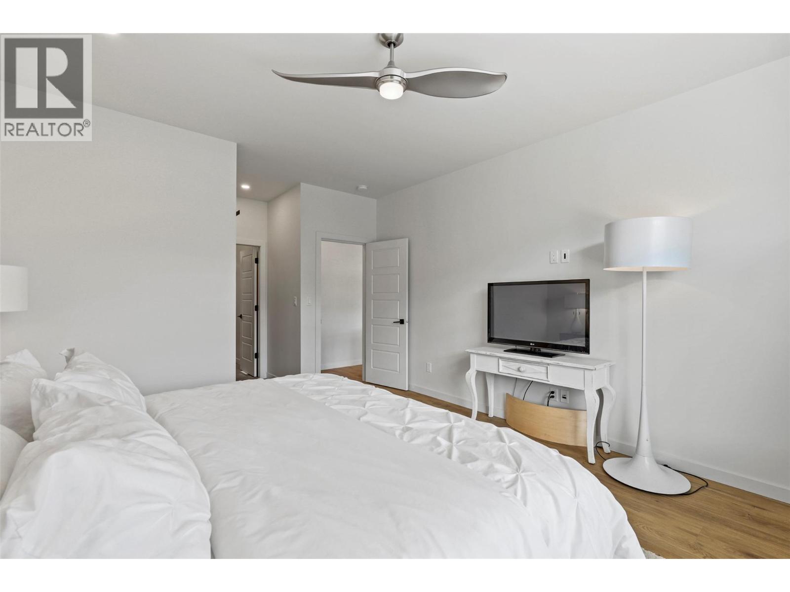#2 260 RUE CHEVAL NOIR Estates - 20