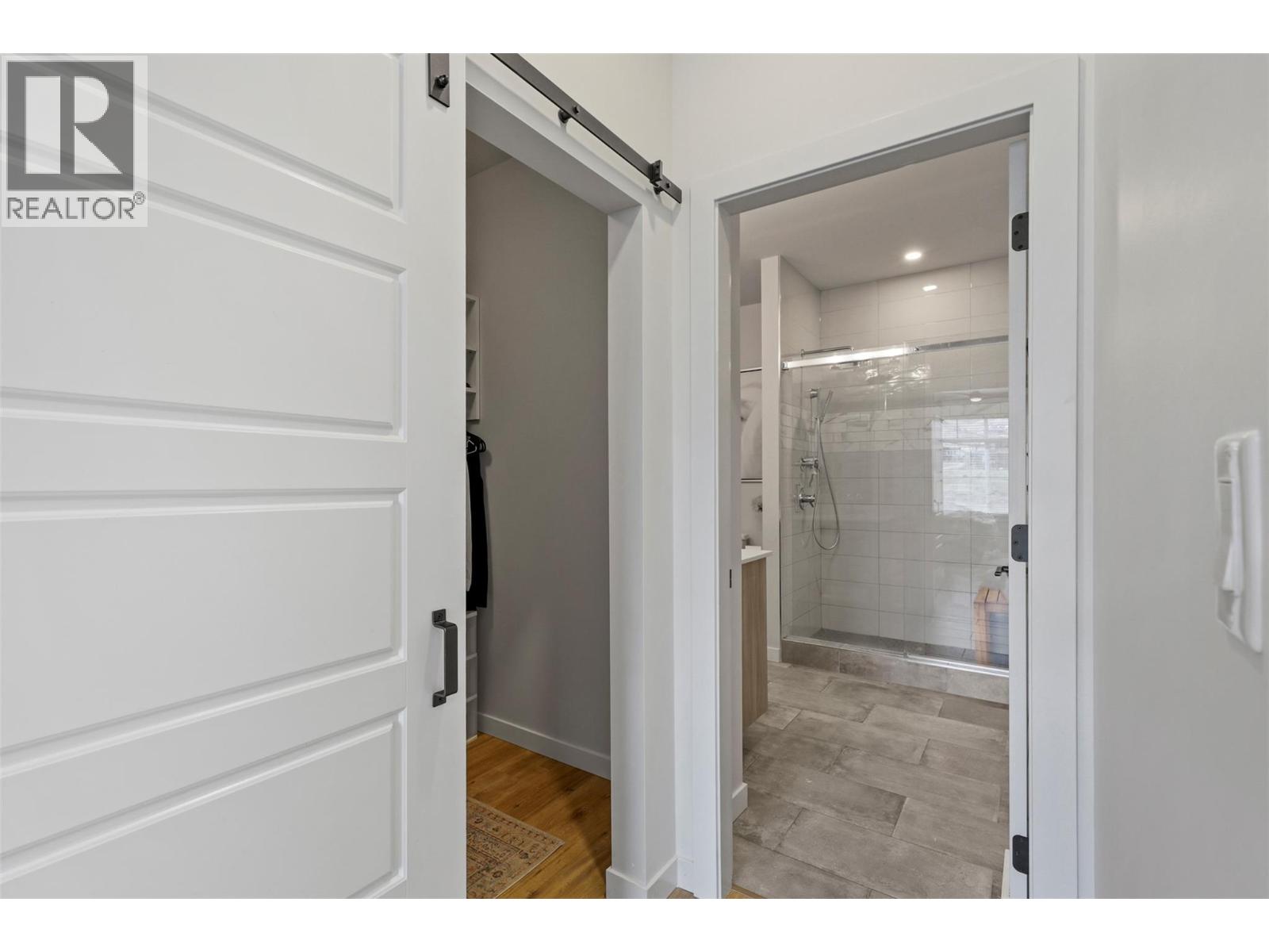 #2 260 RUE CHEVAL NOIR Estates - 21