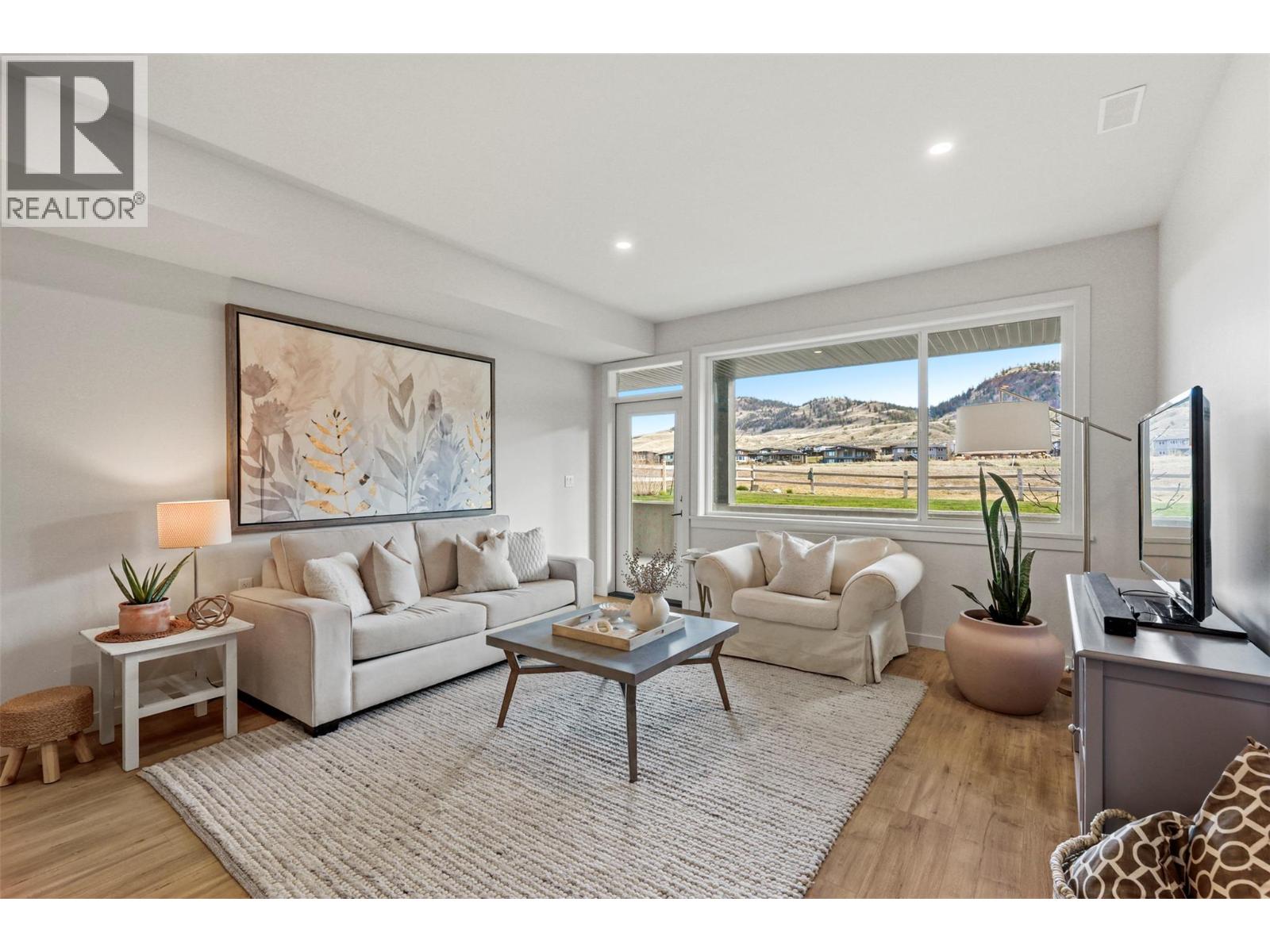 #2 260 RUE CHEVAL NOIR Estates - 35