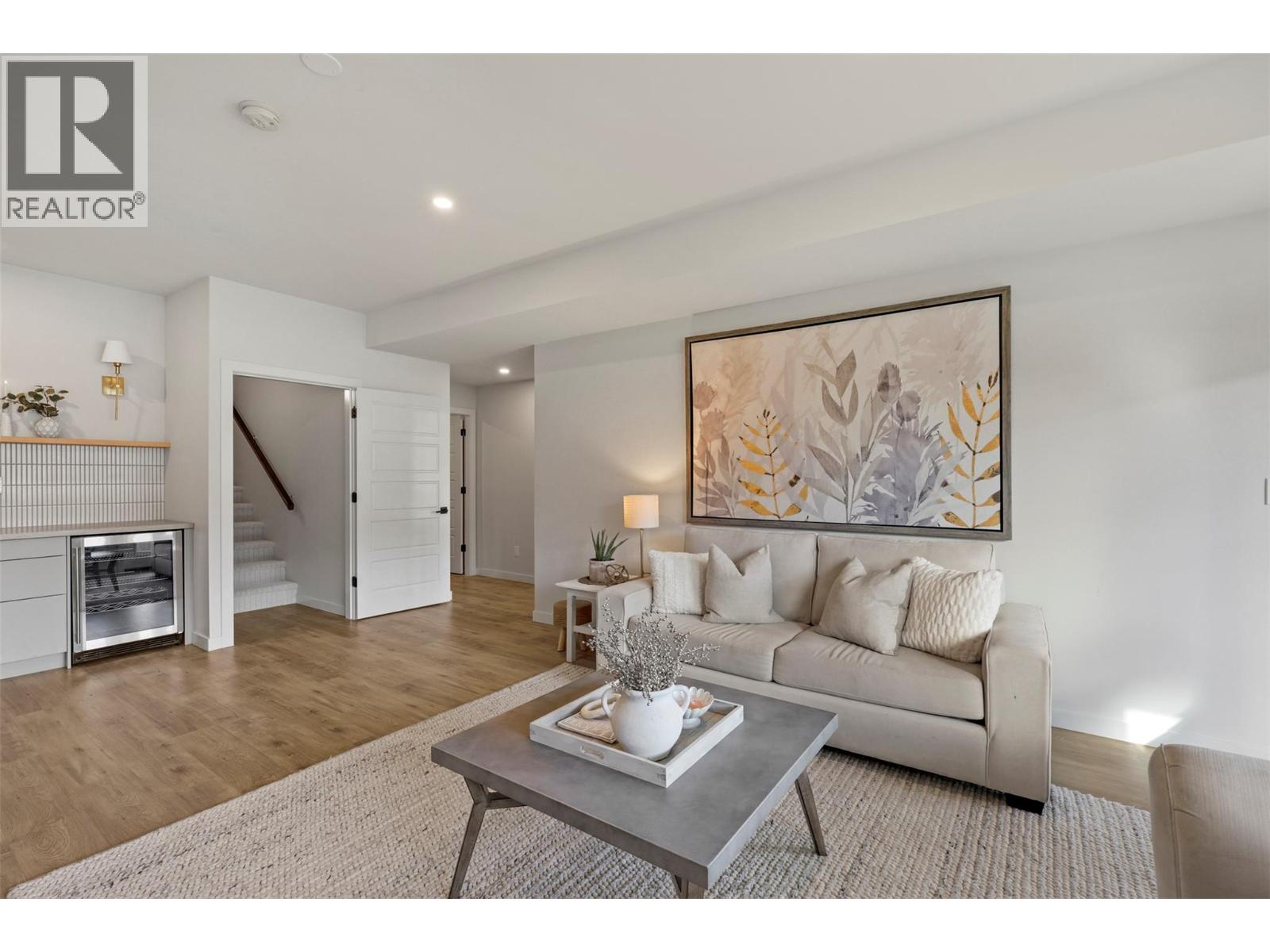 #2 260 RUE CHEVAL NOIR Estates - 37