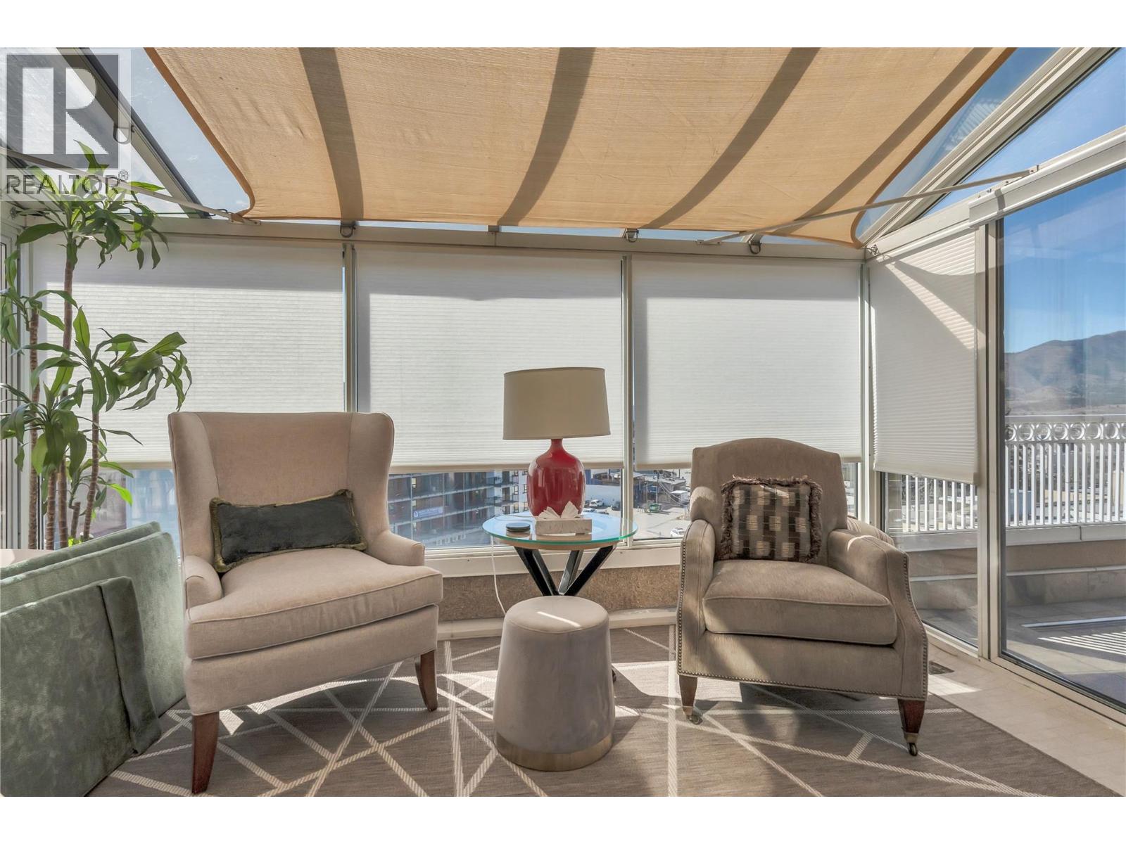 #701 86 LAKESHORE DRIVE - 32