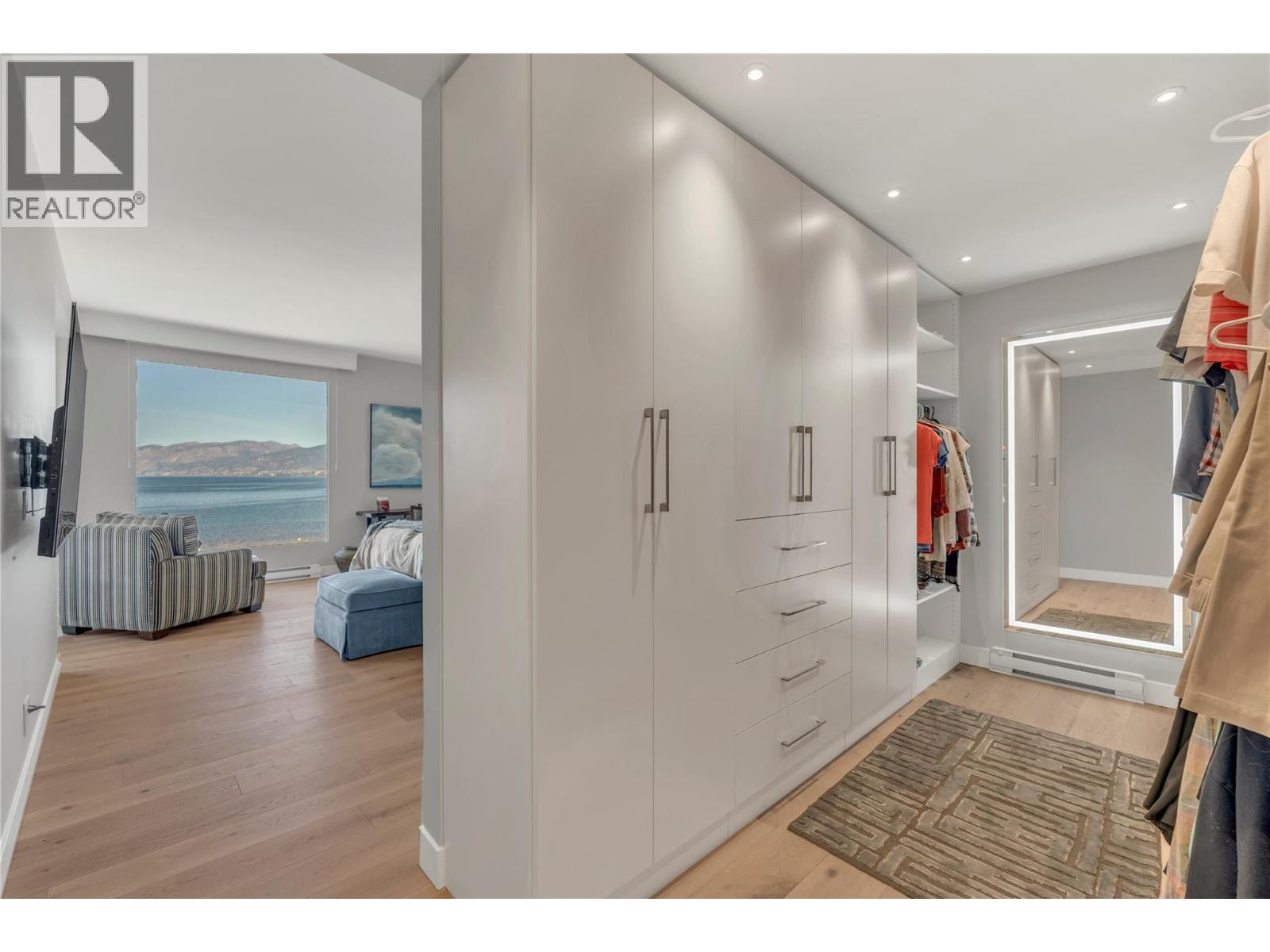 #701 86 LAKESHORE DRIVE - 40