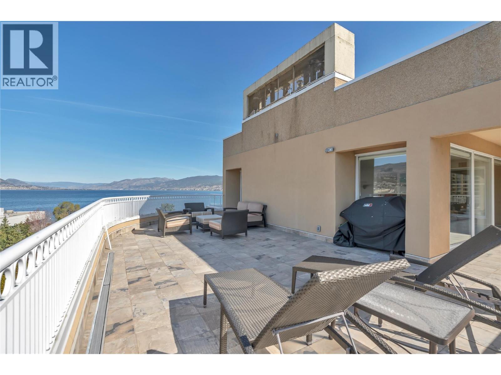 #701 86 LAKESHORE DRIVE - 52