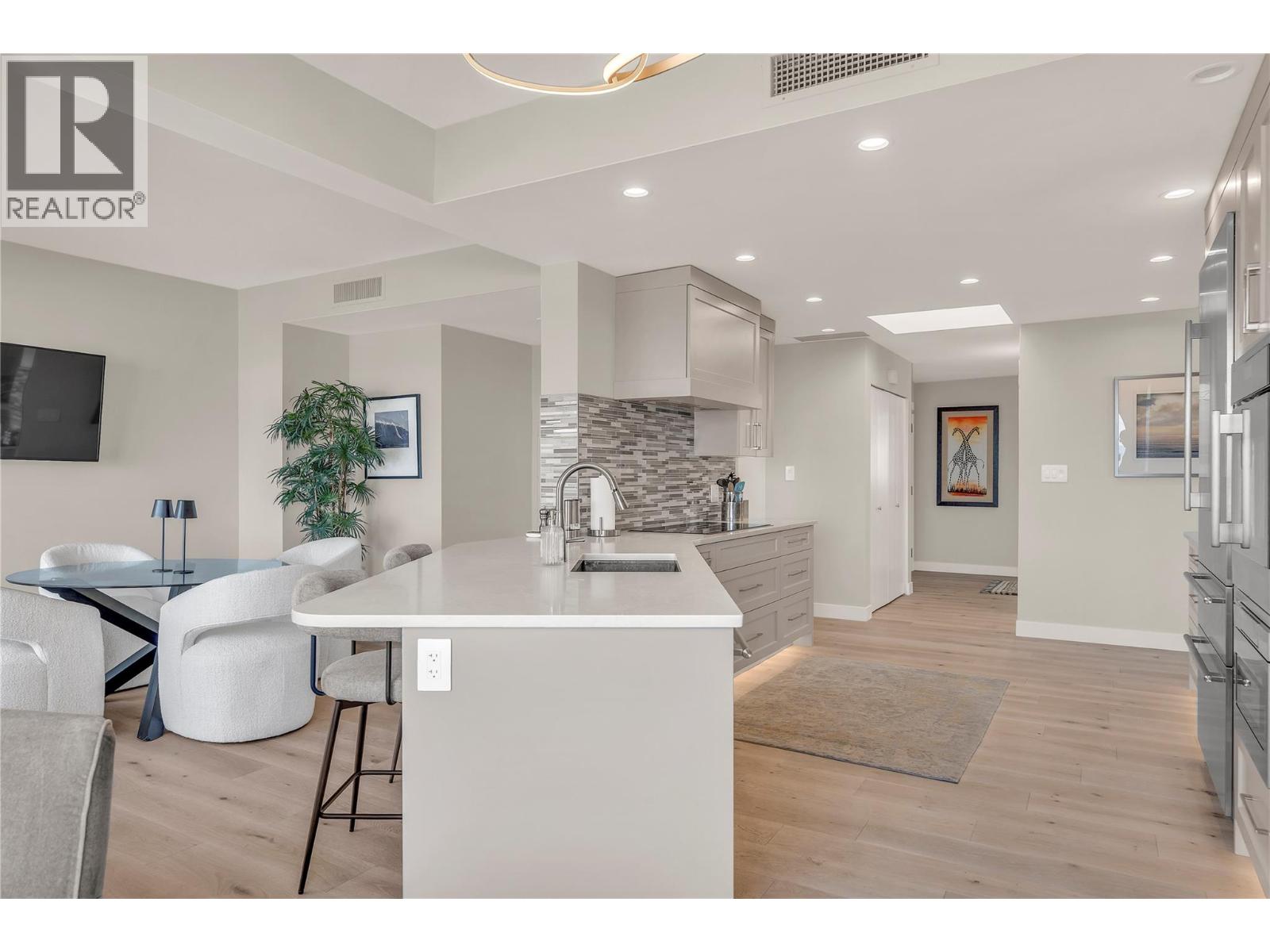 #701 86 LAKESHORE DRIVE - 9