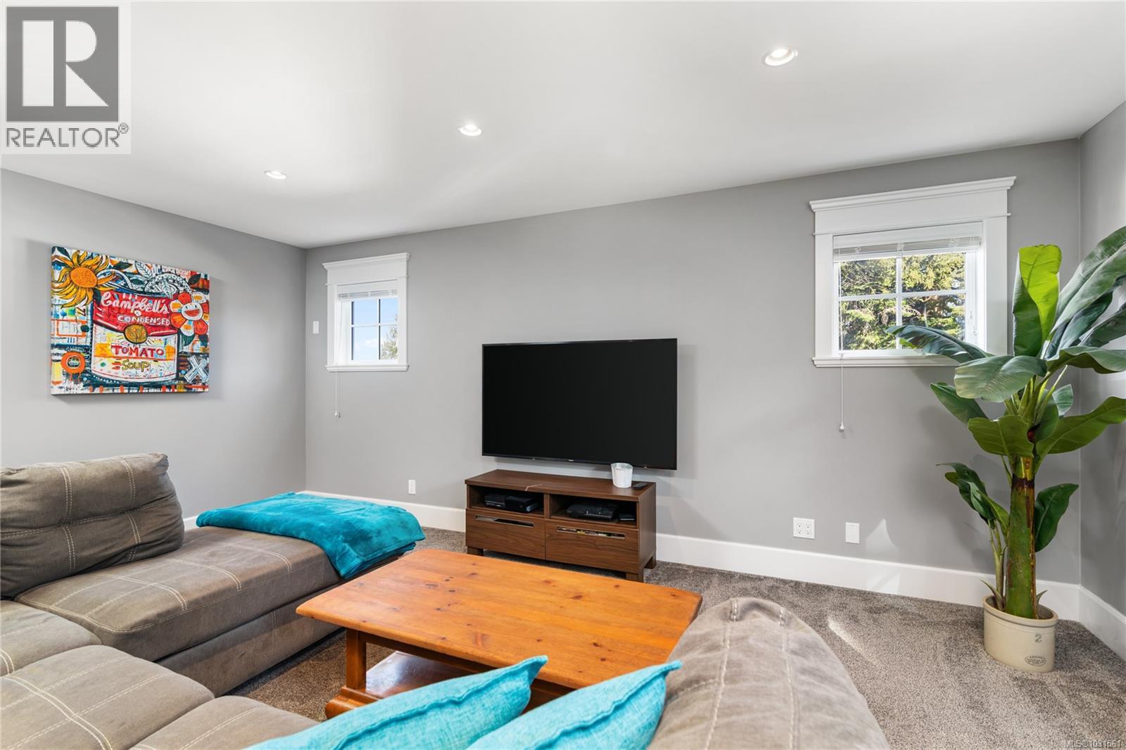  748 Walema Avenue, Saanich