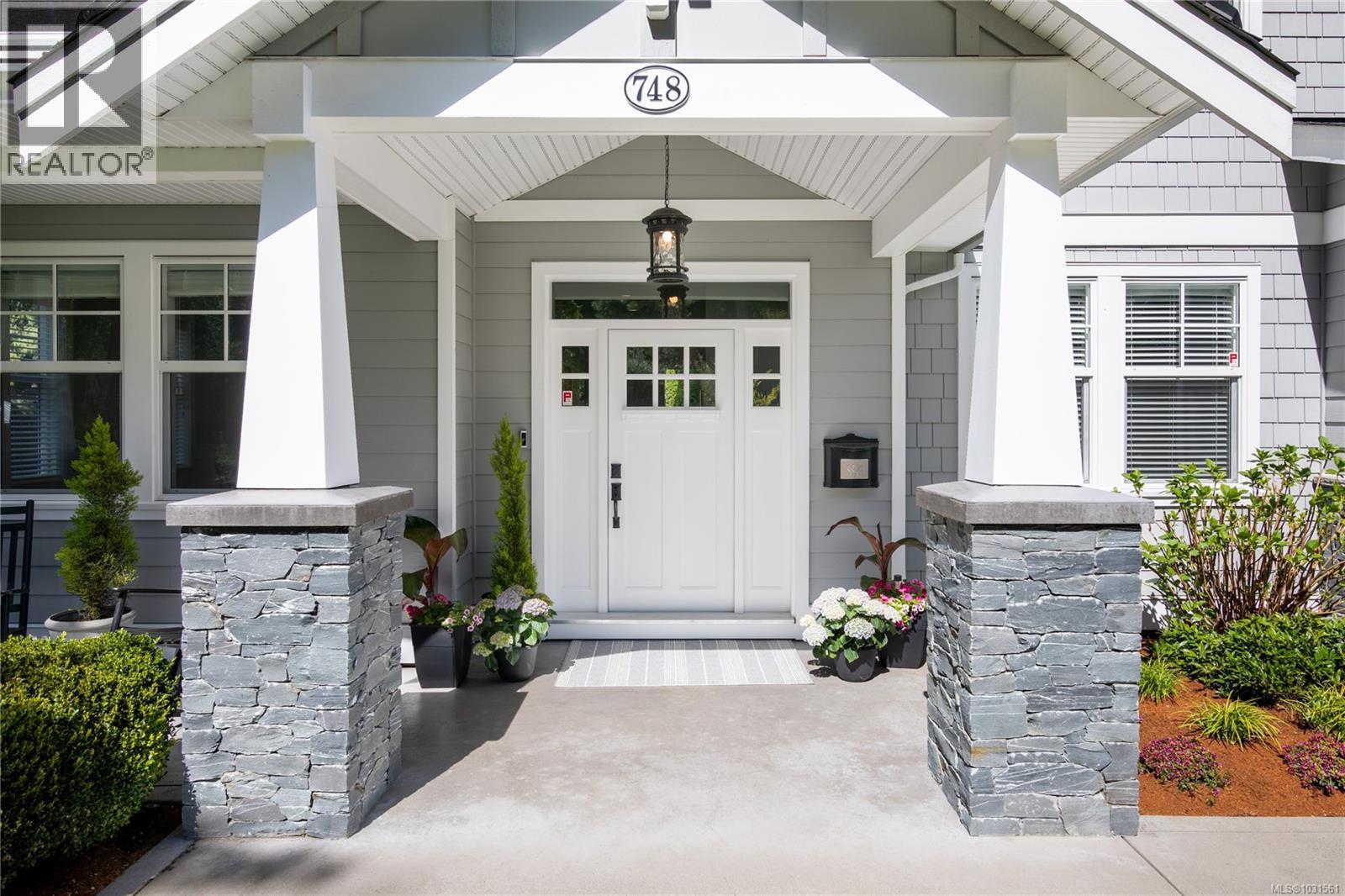  748 Walema Avenue, Saanich