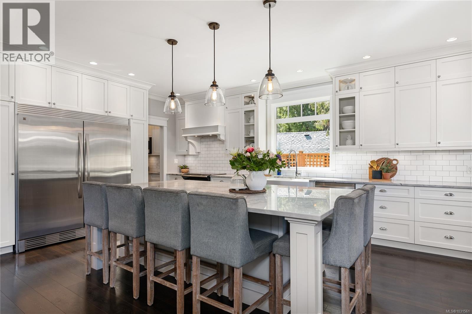  748 Walema Avenue, Saanich