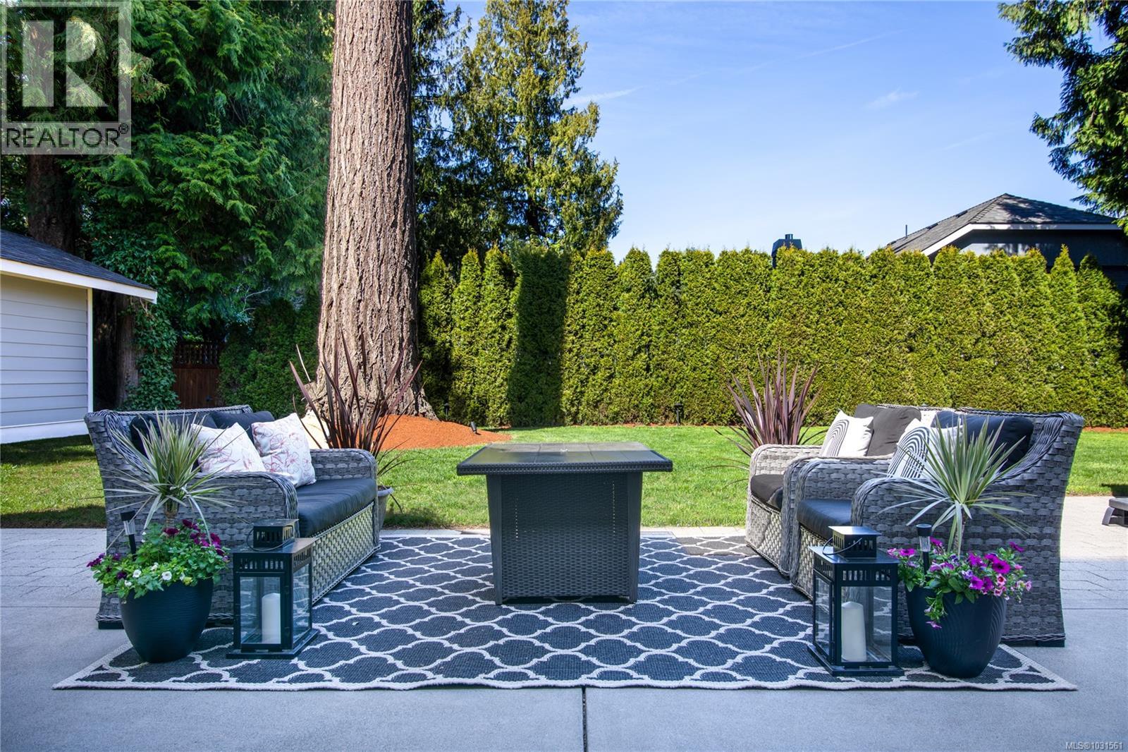  748 Walema Avenue, Saanich