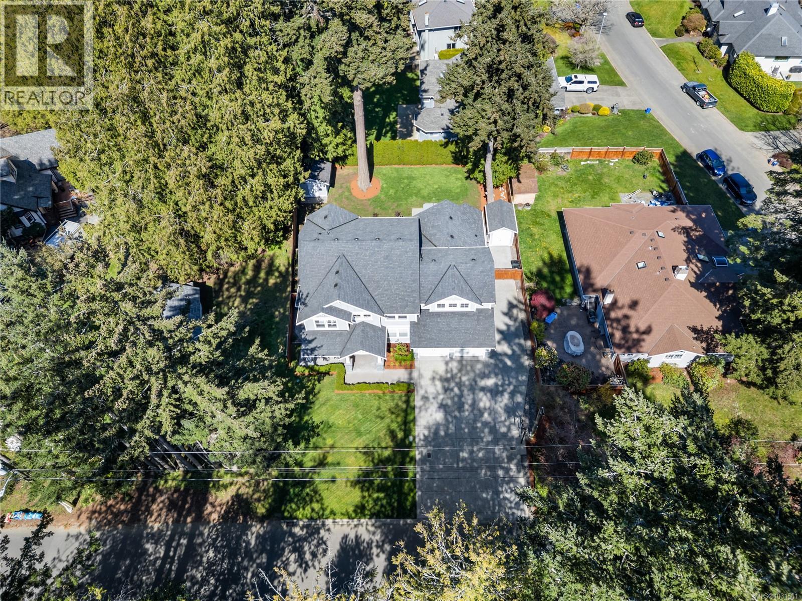  748 Walema Avenue, Saanich