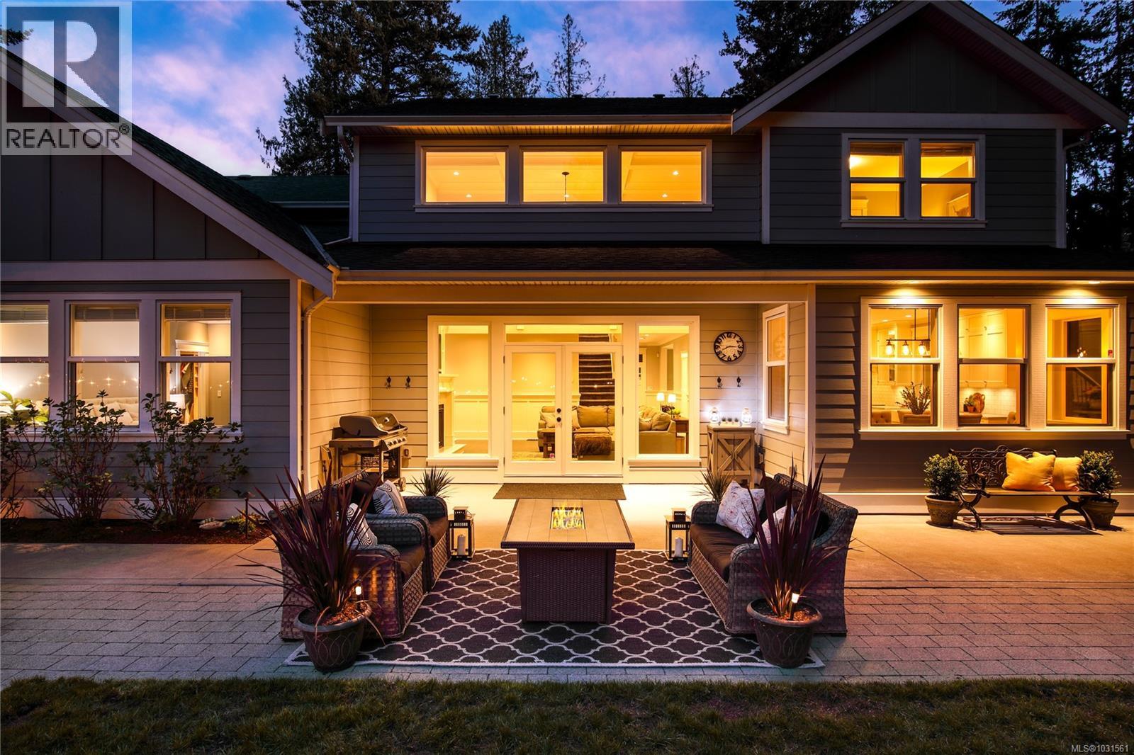  748 Walema Avenue, Saanich