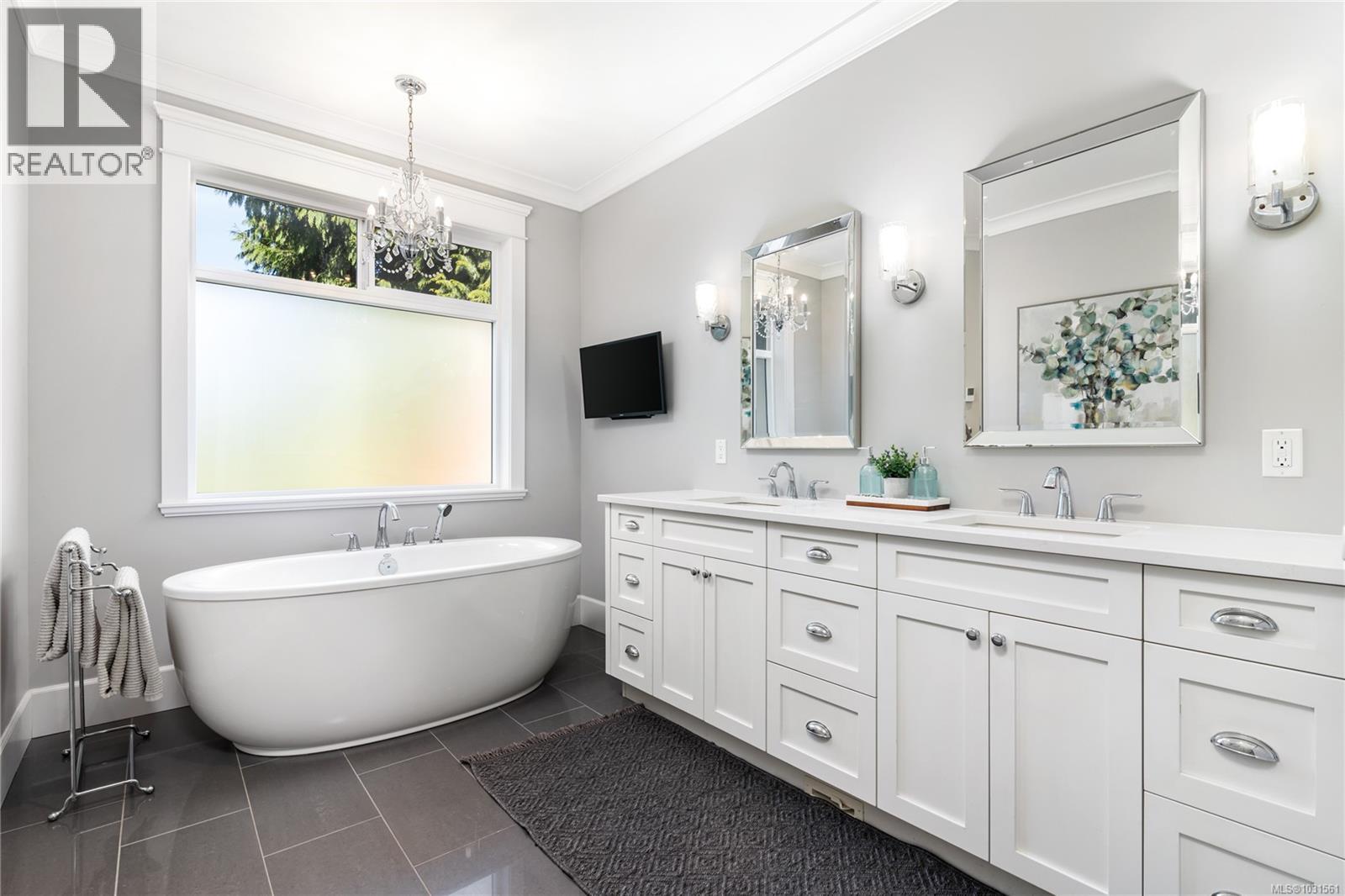  748 Walema Avenue, Saanich