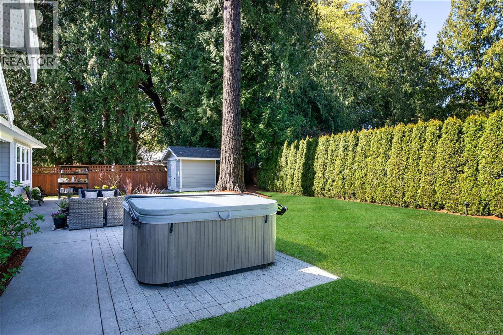  748 Walema Avenue, Saanich