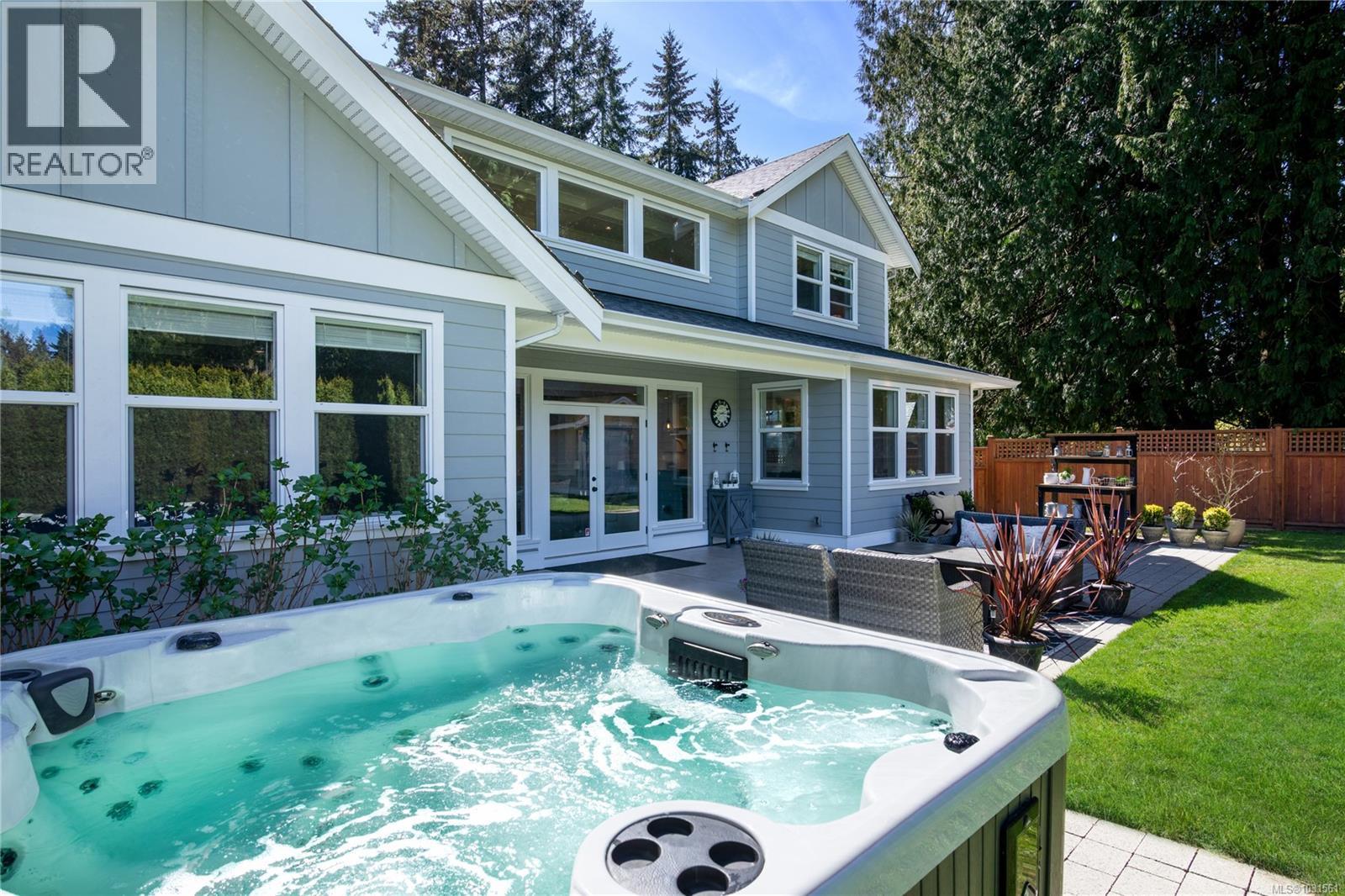  748 Walema Avenue, Saanich