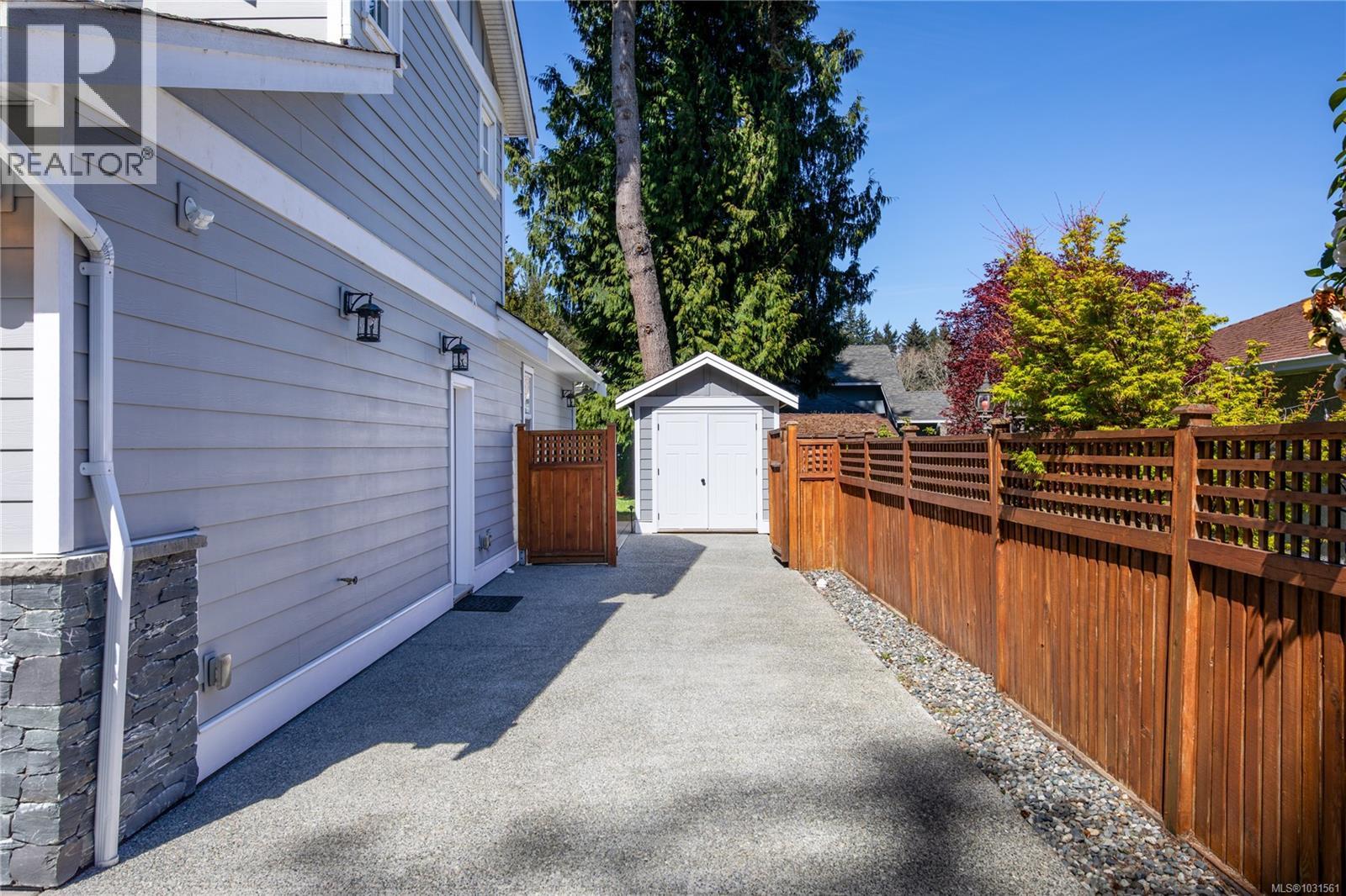  748 Walema Avenue, Saanich