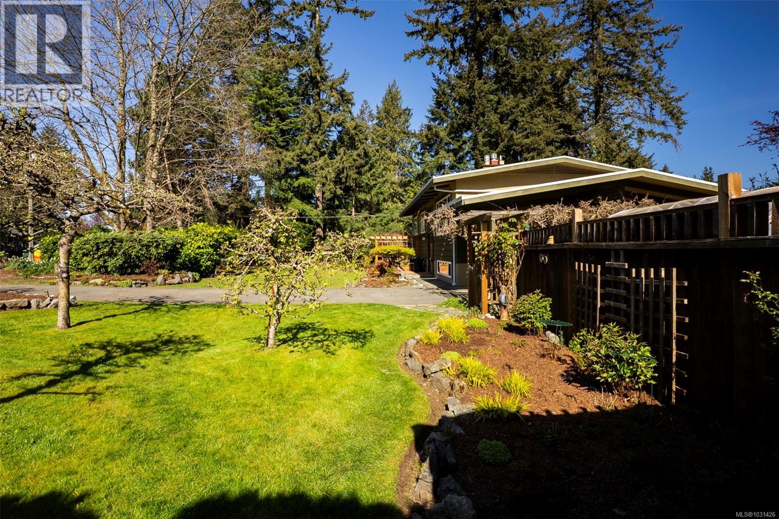 2370 MARLBOROUGH DR - 13