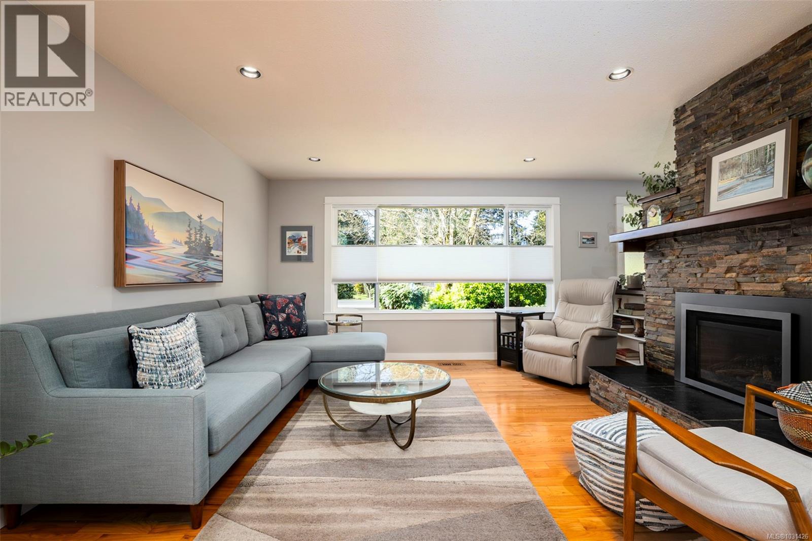 2370 MARLBOROUGH DR - 19