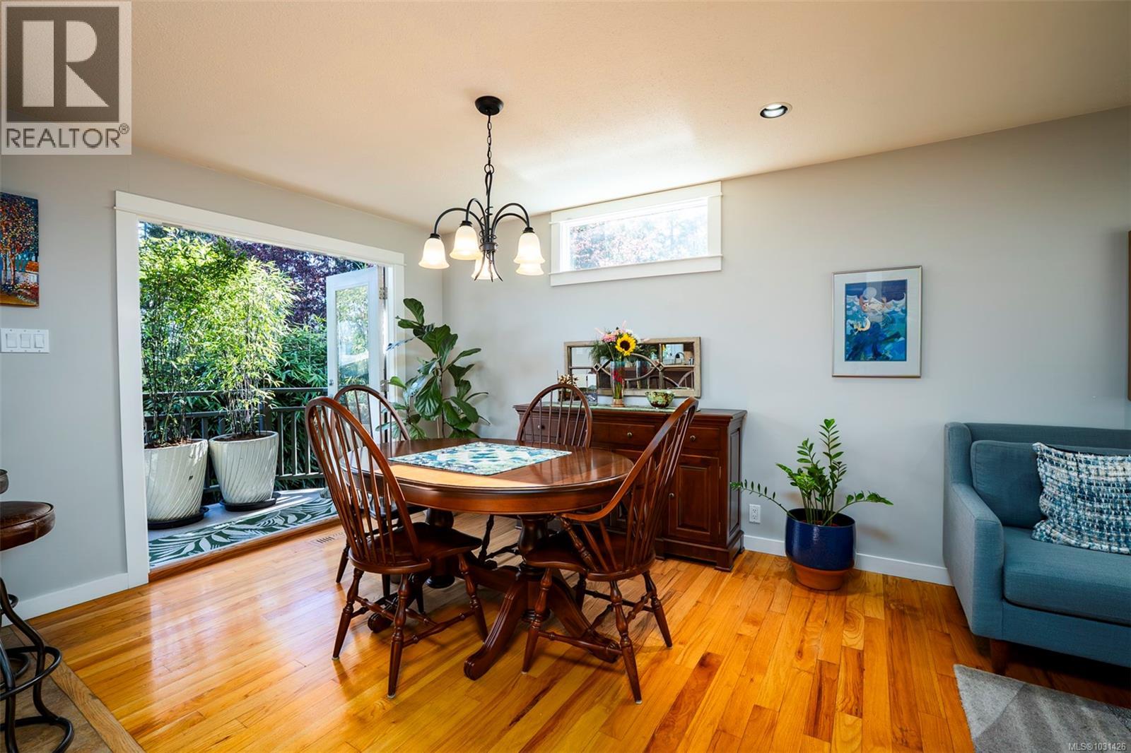 2370 MARLBOROUGH DR - 23