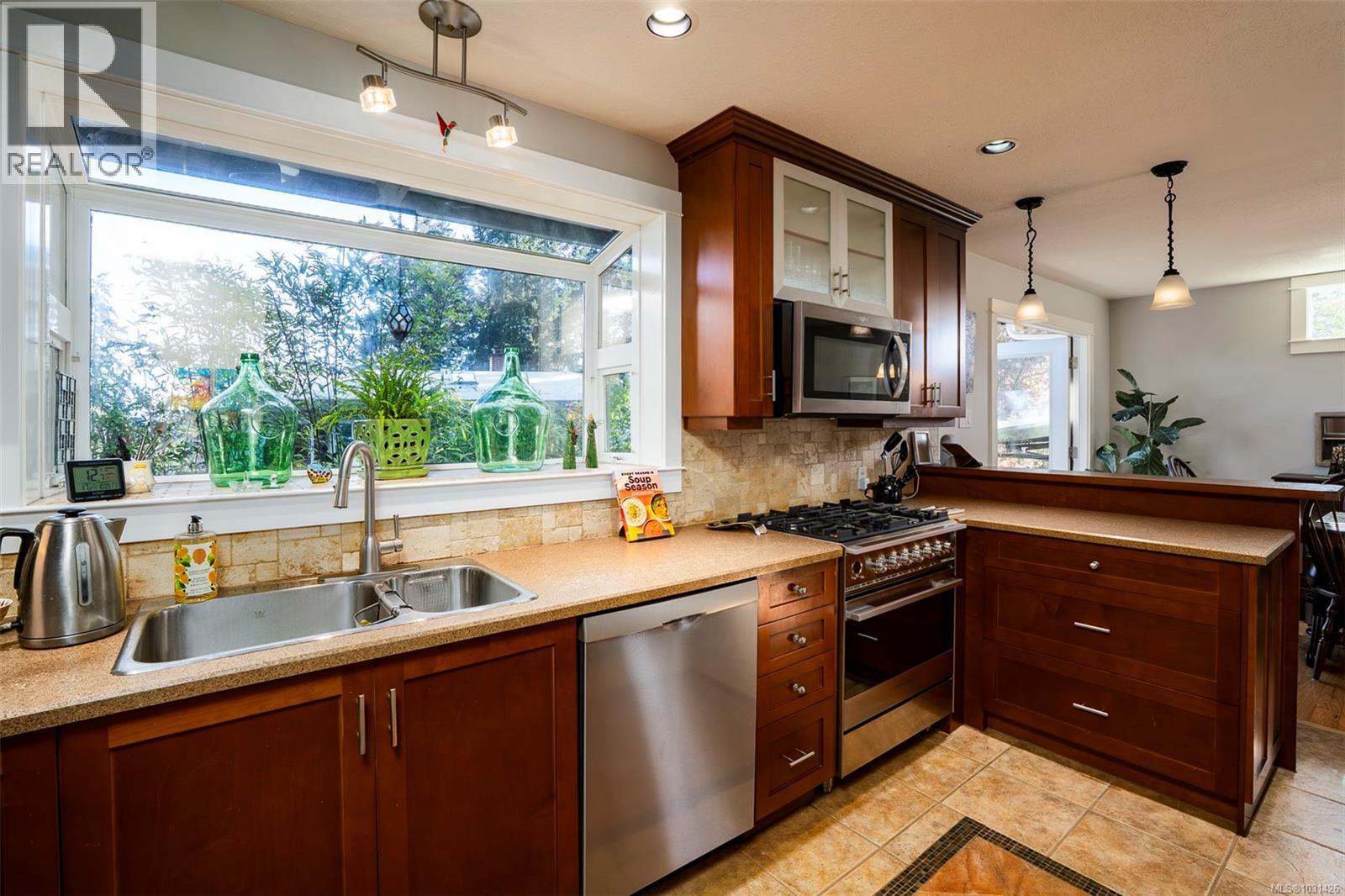 2370 MARLBOROUGH DR - 27