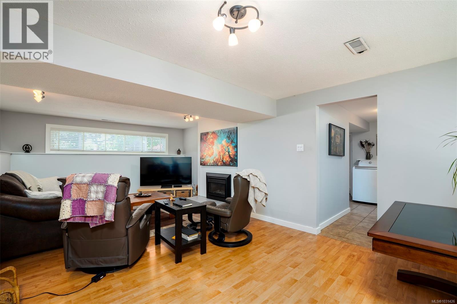 2370 MARLBOROUGH DR - 39