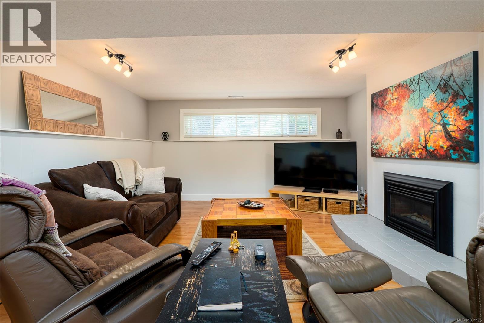 2370 MARLBOROUGH DR - 40