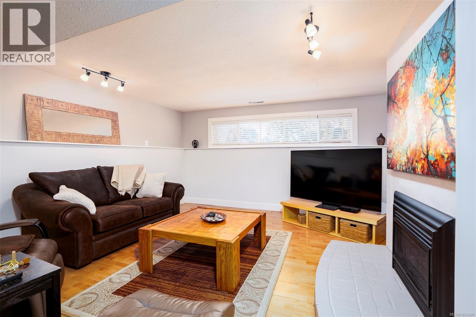 2370 MARLBOROUGH DR - 41