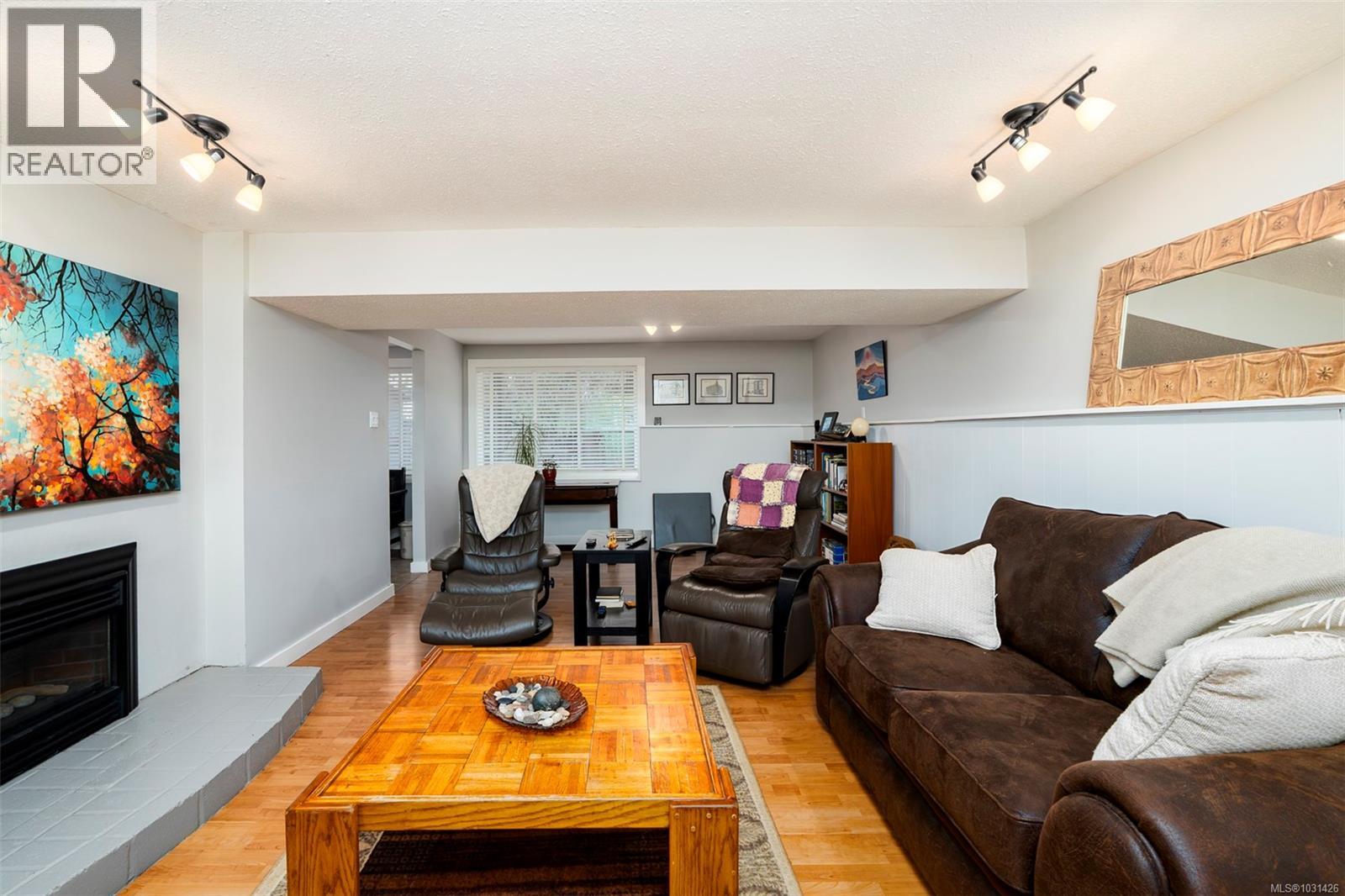 2370 MARLBOROUGH DR - 42