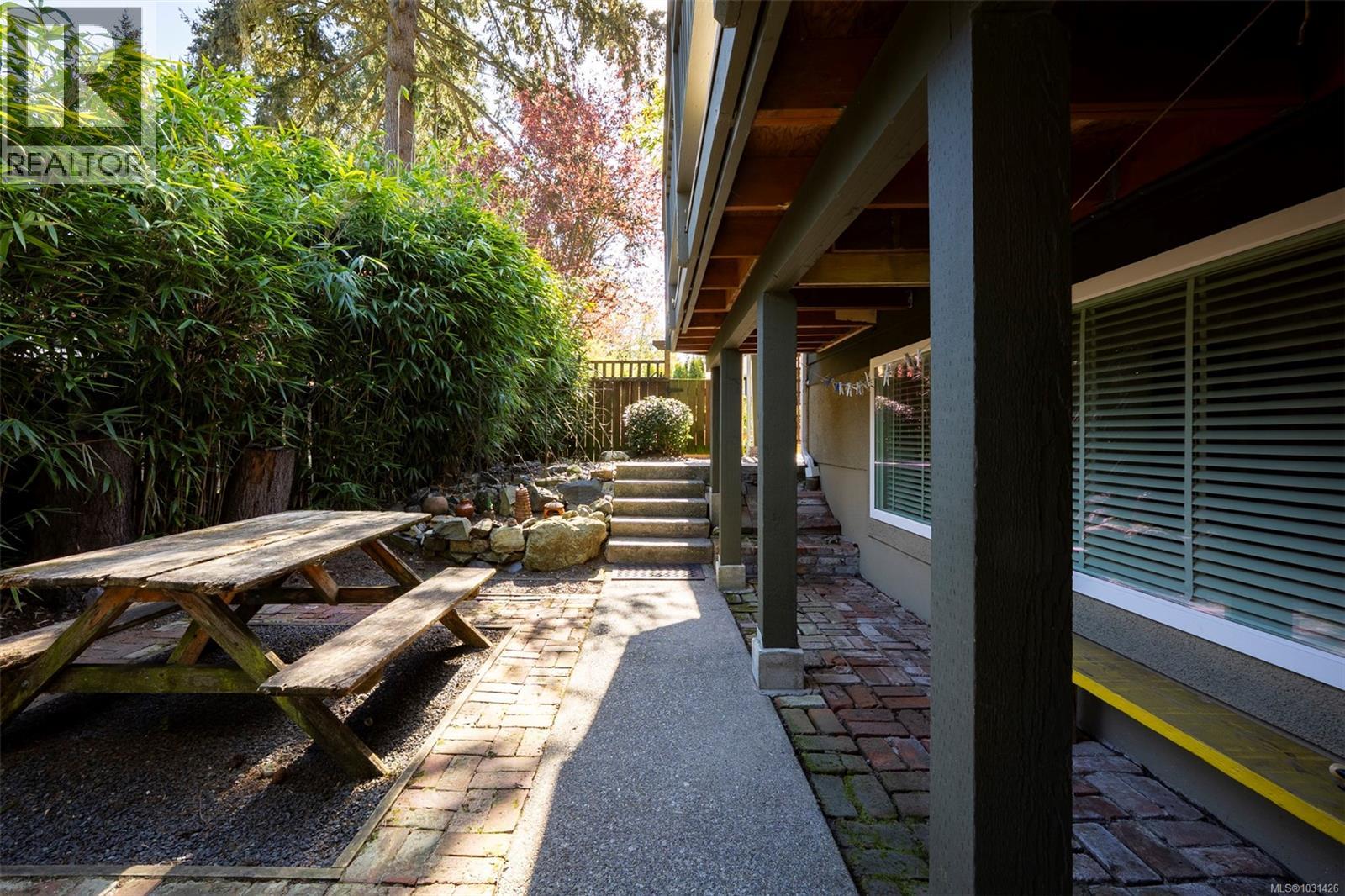 2370 MARLBOROUGH DR - 55