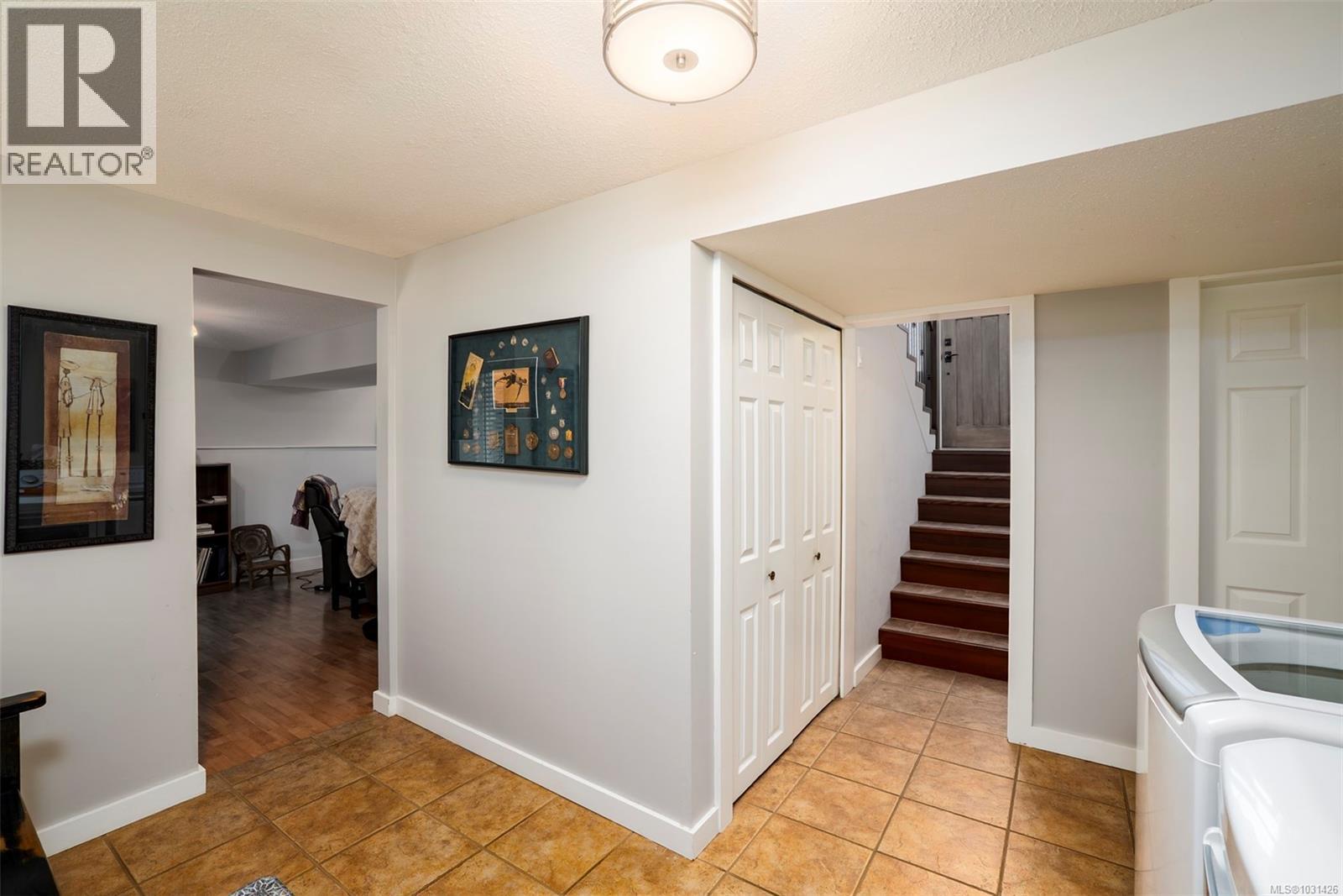 2370 MARLBOROUGH DR - 6