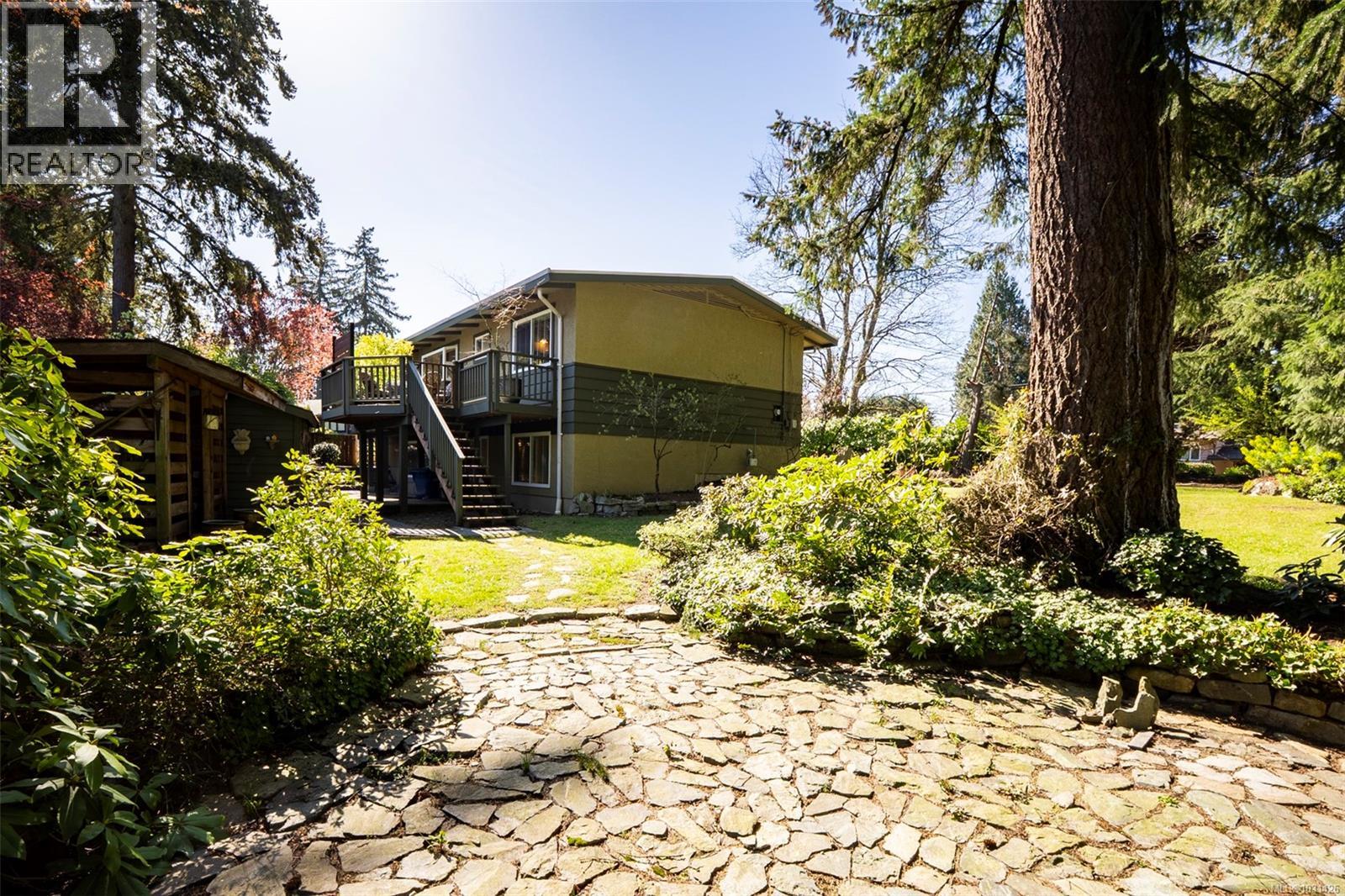 2370 MARLBOROUGH DR - 62