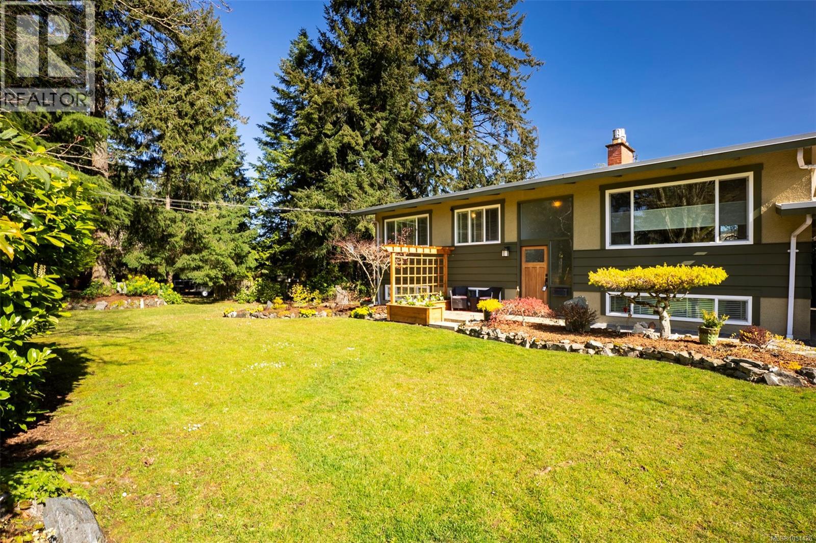 2370 MARLBOROUGH DR - 69