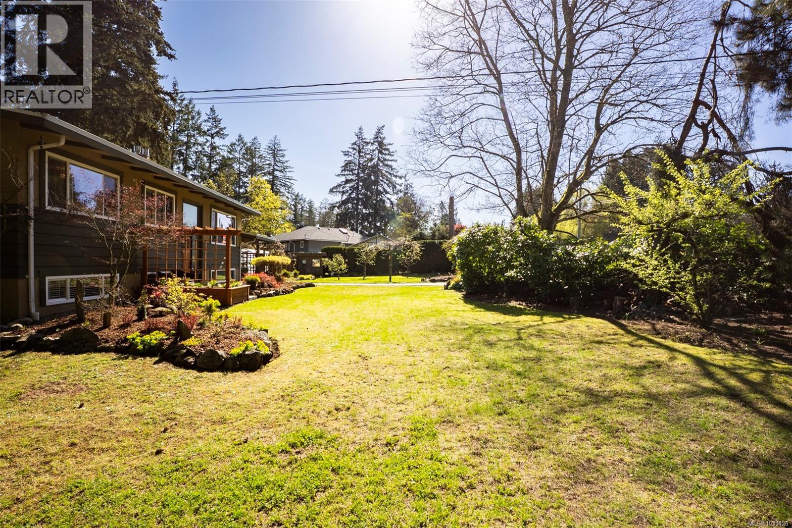 2370 MARLBOROUGH DR - 72