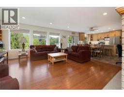Full bathroom - 2240 97b Highway Se, Salmon Arm, BC V1E1X6 Photo 7