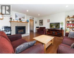 Bedroom - 2240 97b Highway Se, Salmon Arm, BC V1E1X6 Photo 8
