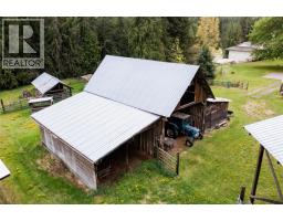 2240 97b Highway Se, Salmon Arm, BC V1E1X6 Photo 34