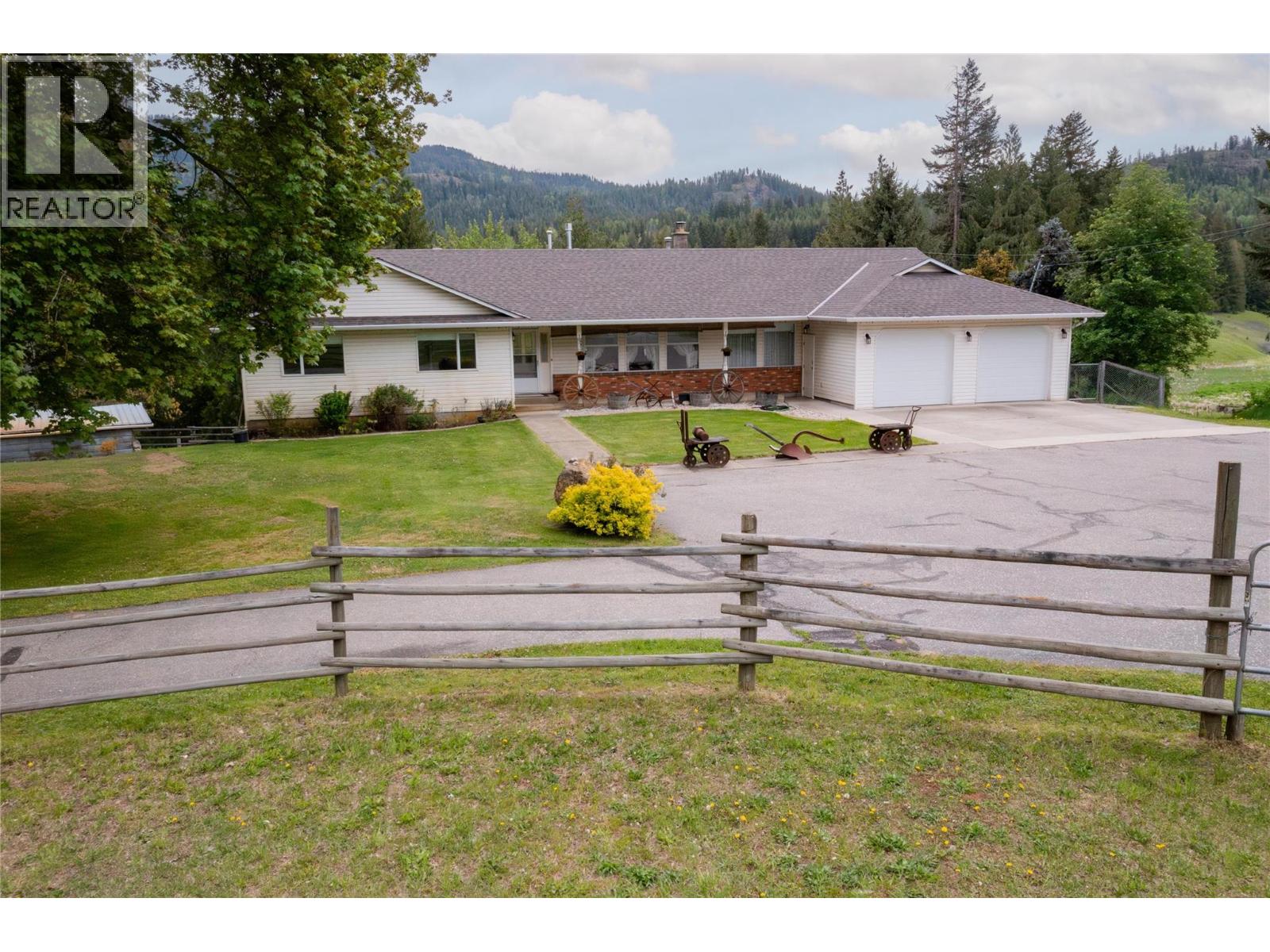2240 97B Highway SE, Salmon Arm